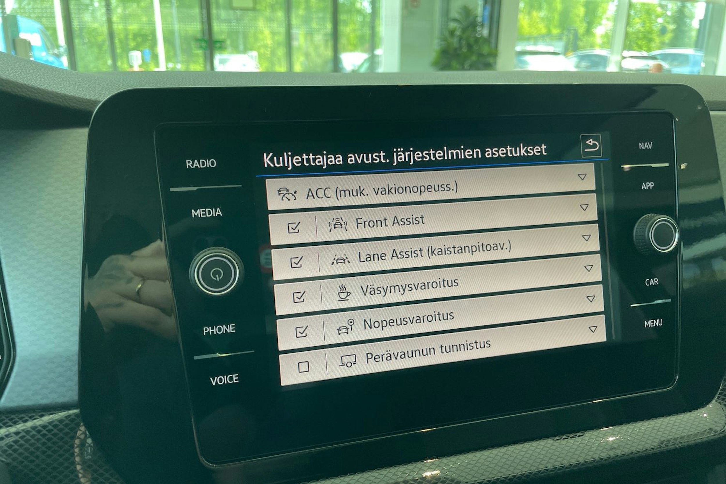 musta Volkswagen T-Cross 2025 kuva 13.