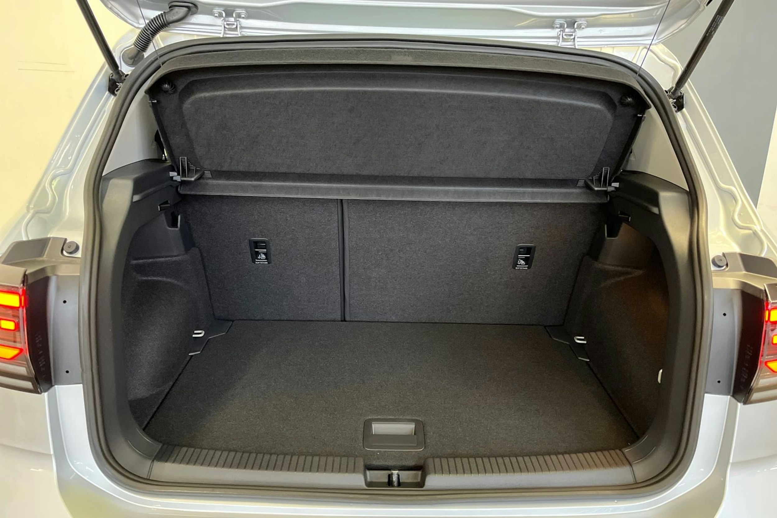 harmaa Volkswagen T-Cross 2025 kuva 11.