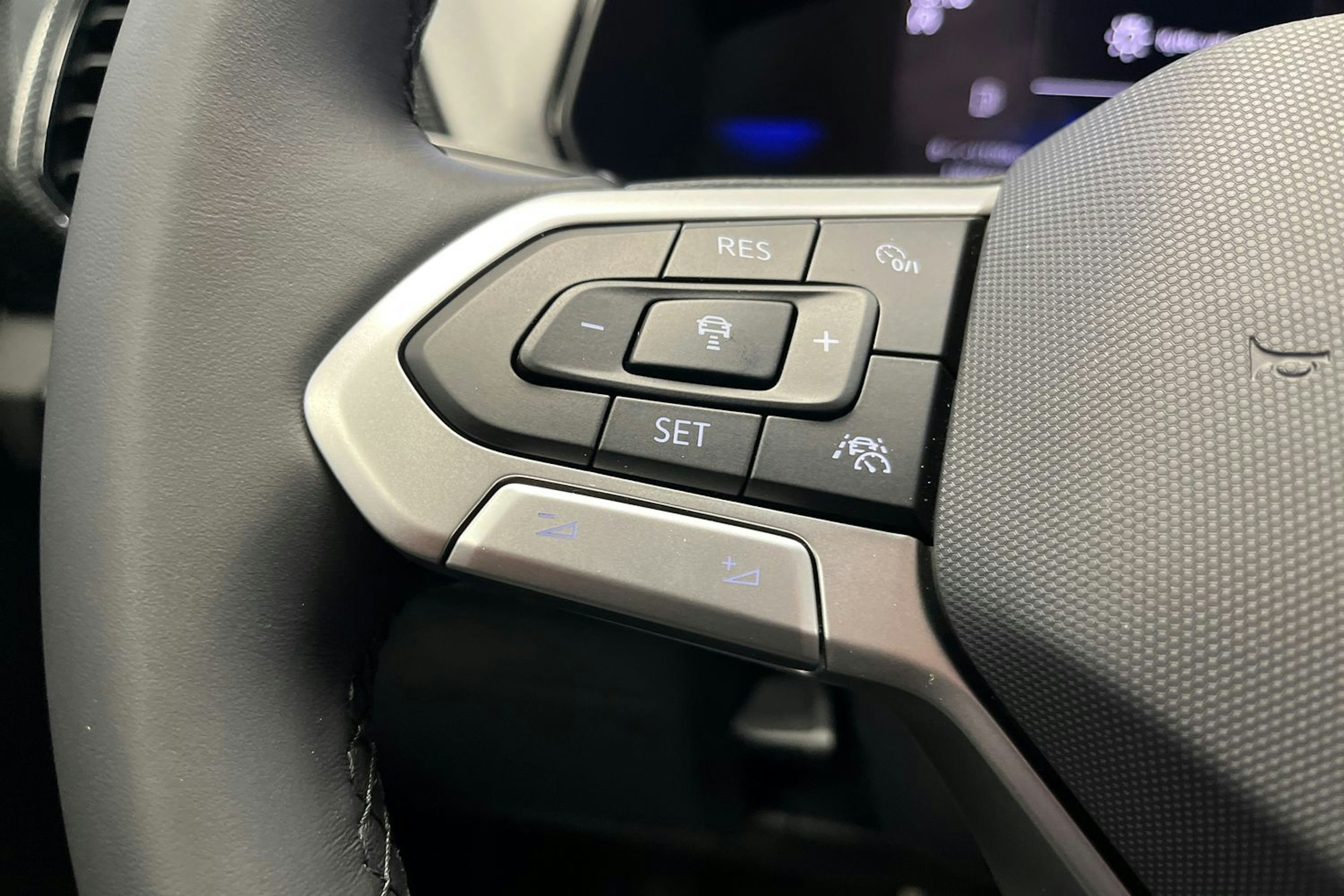 harmaa Volkswagen T-Cross 2025 kuva 17.