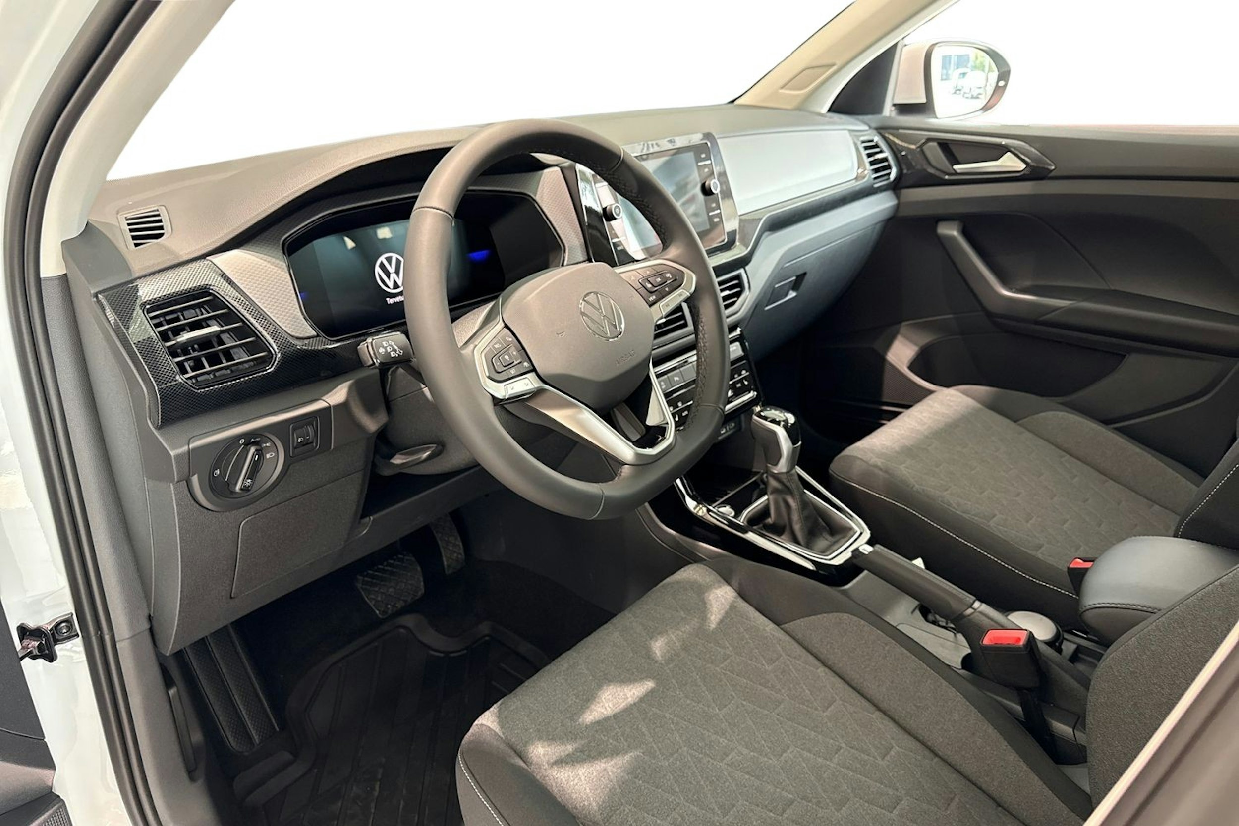 valkoinen Volkswagen T-Cross 2025 kuva 6.