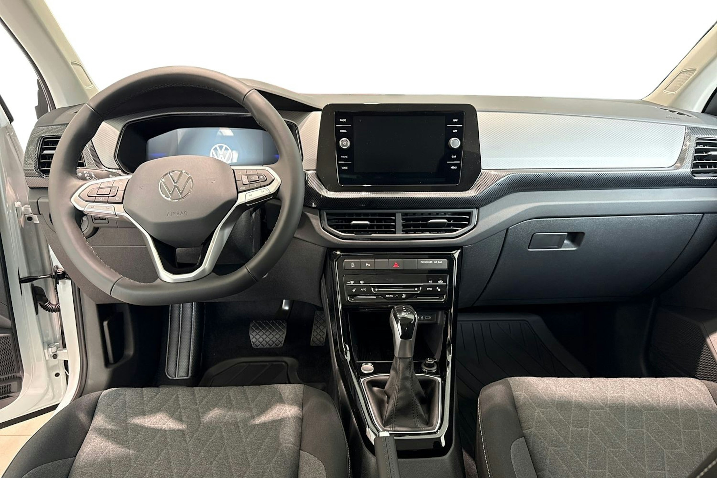 valkoinen Volkswagen T-Cross 2025 kuva 7.