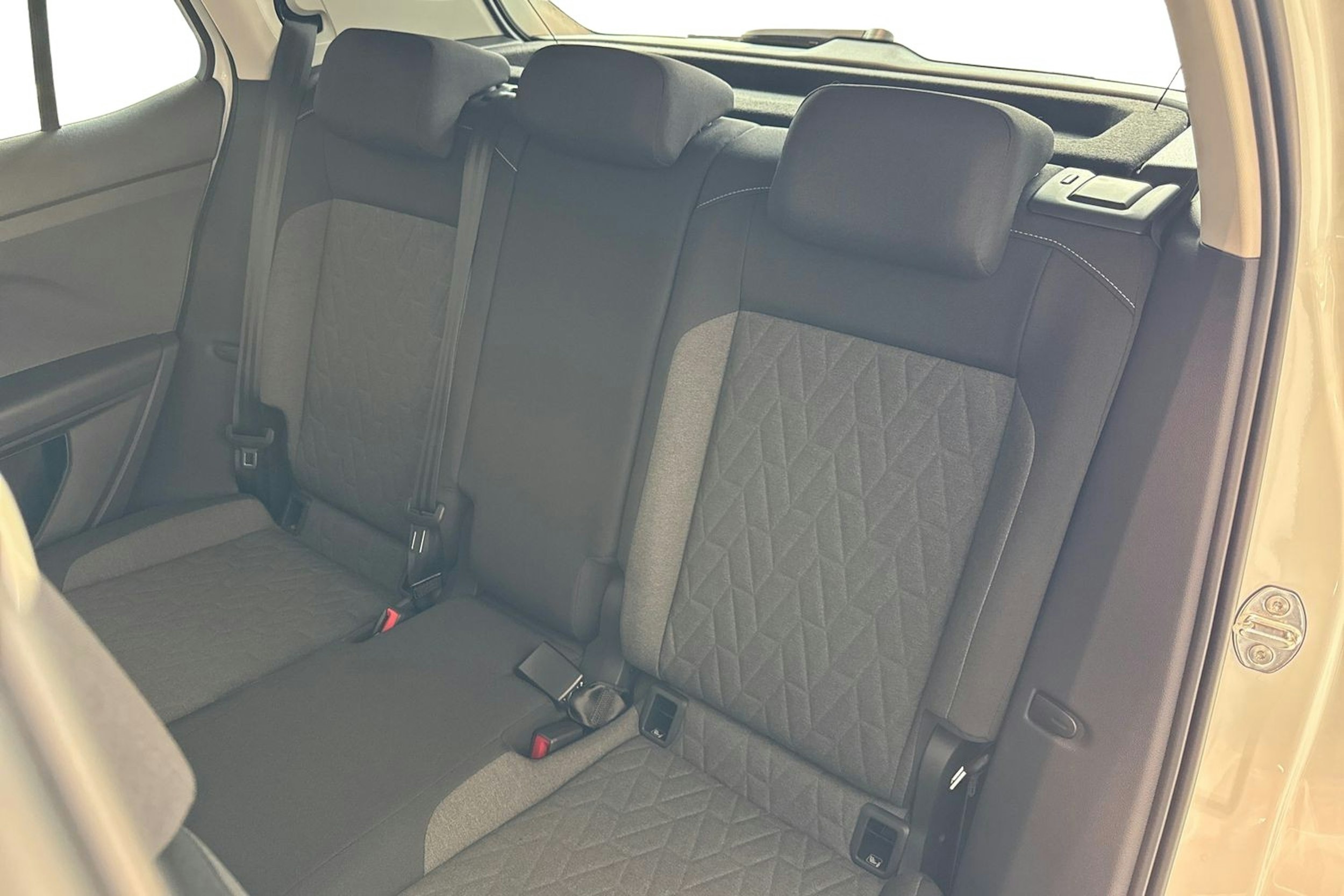 valkoinen Volkswagen T-Cross 2025 kuva 8.