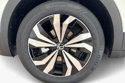 valkoinen Volkswagen T-Cross 2025 kuva 9.