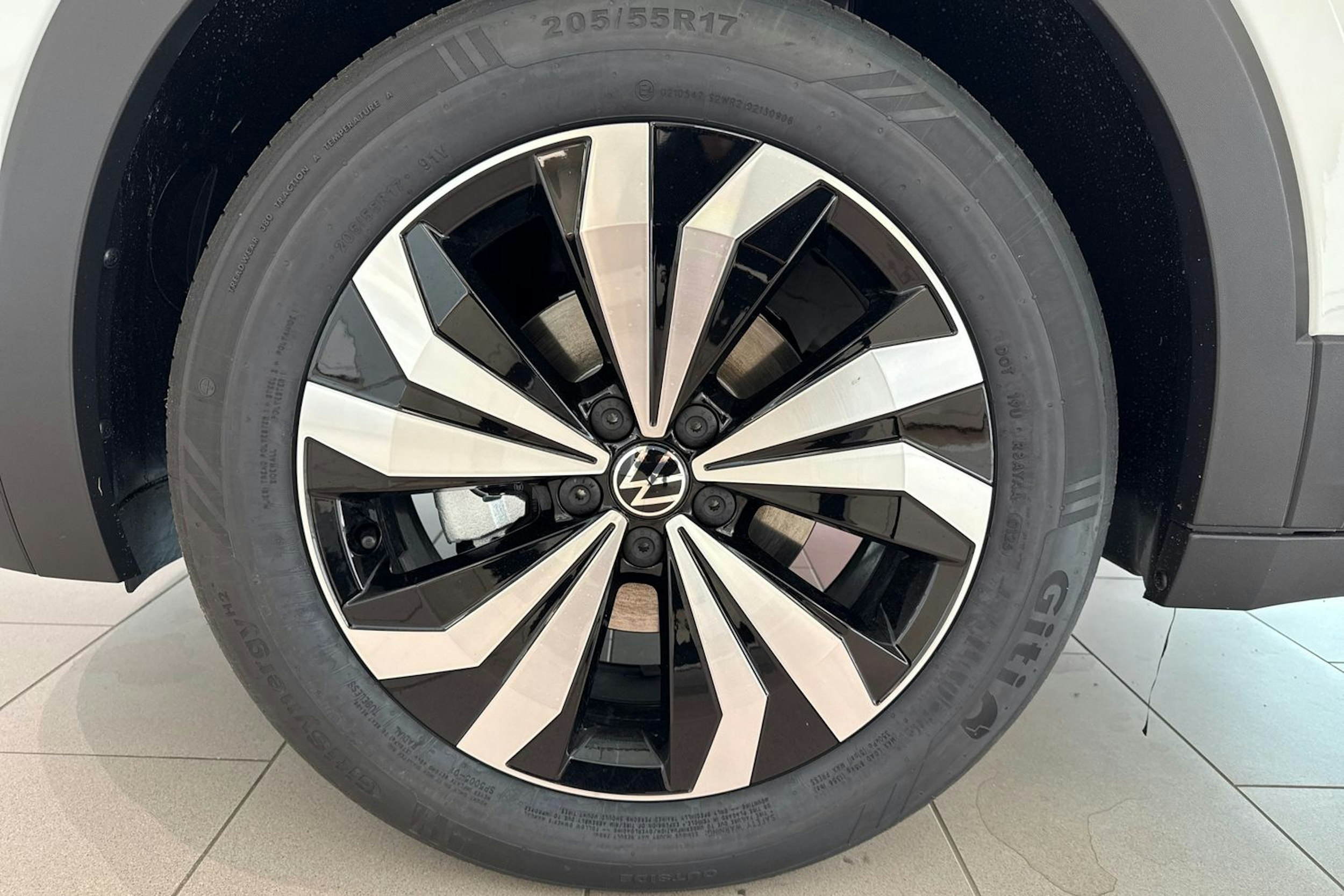 valkoinen Volkswagen T-Cross 2025 kuva 10.