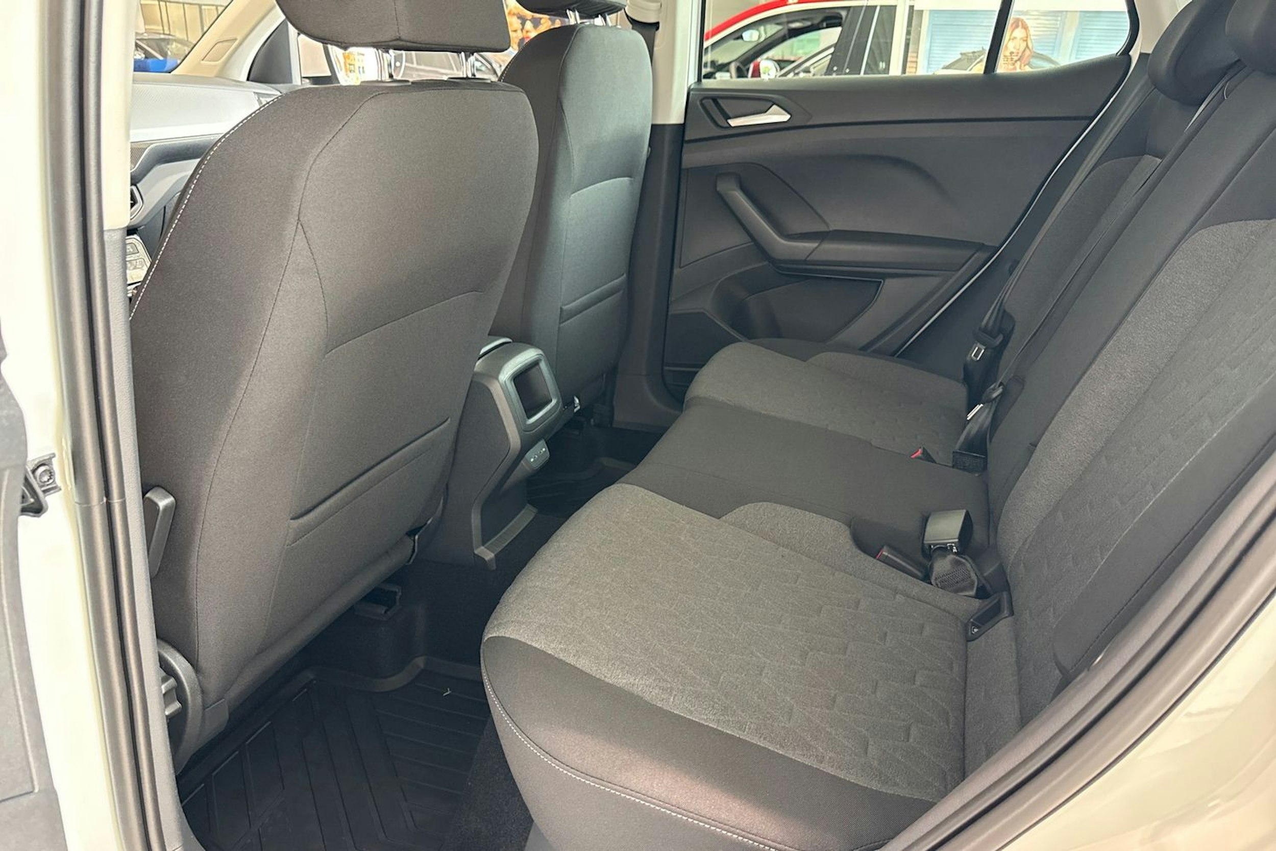 valkoinen Volkswagen T-Cross 2025 kuva 12.