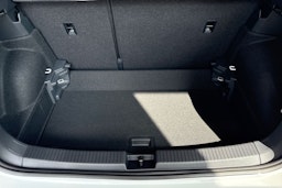 valkoinen Volkswagen T-Cross 2025 kuva 13.