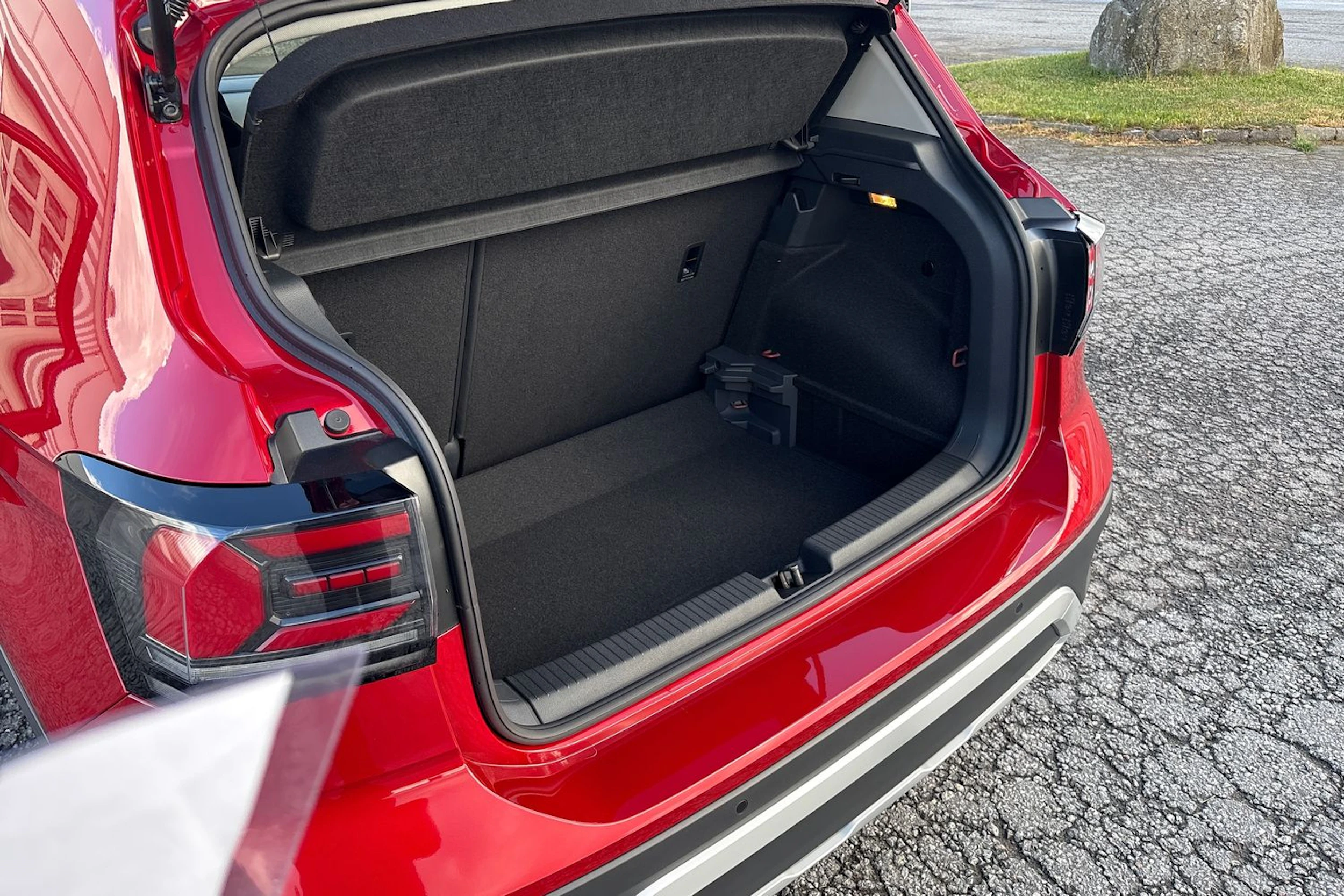 punainen Volkswagen T-Cross 2026 kuva 12.