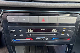 punainen Volkswagen T-Cross 2026 kuva 15.