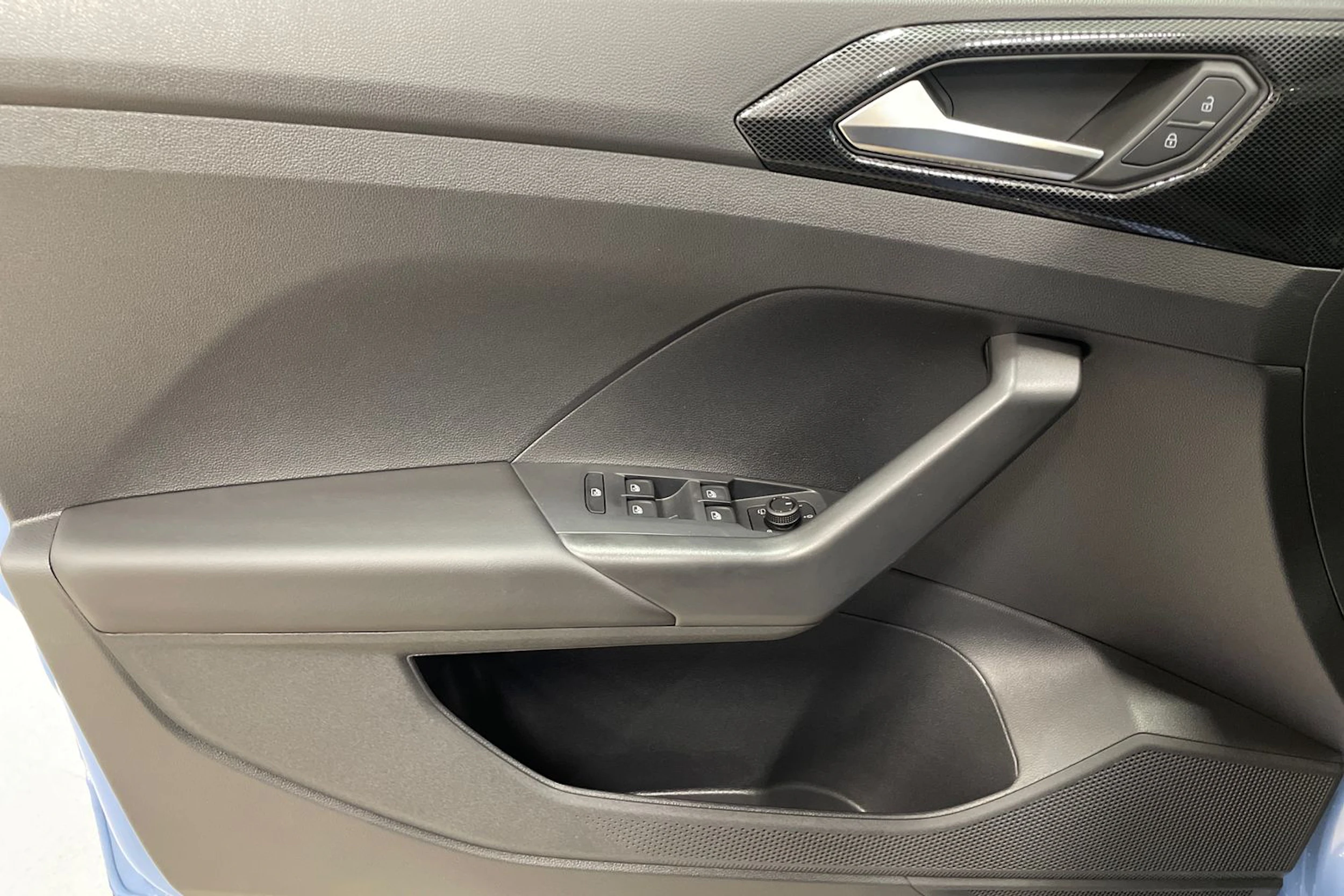 sininen Volkswagen T-Cross 2026 kuva 11.