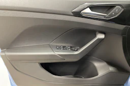 sininen Volkswagen T-Cross 2026 kuva 11.