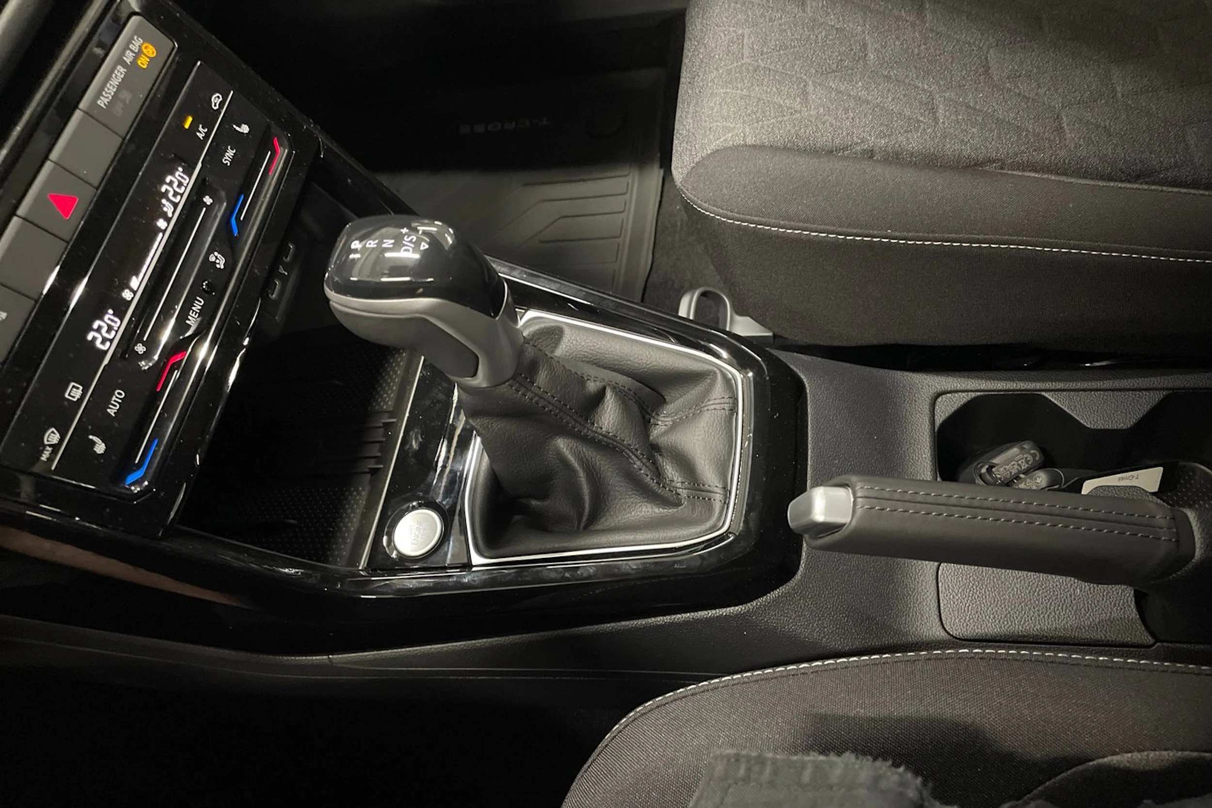 sininen Volkswagen T-Cross 2026 kuva 15.