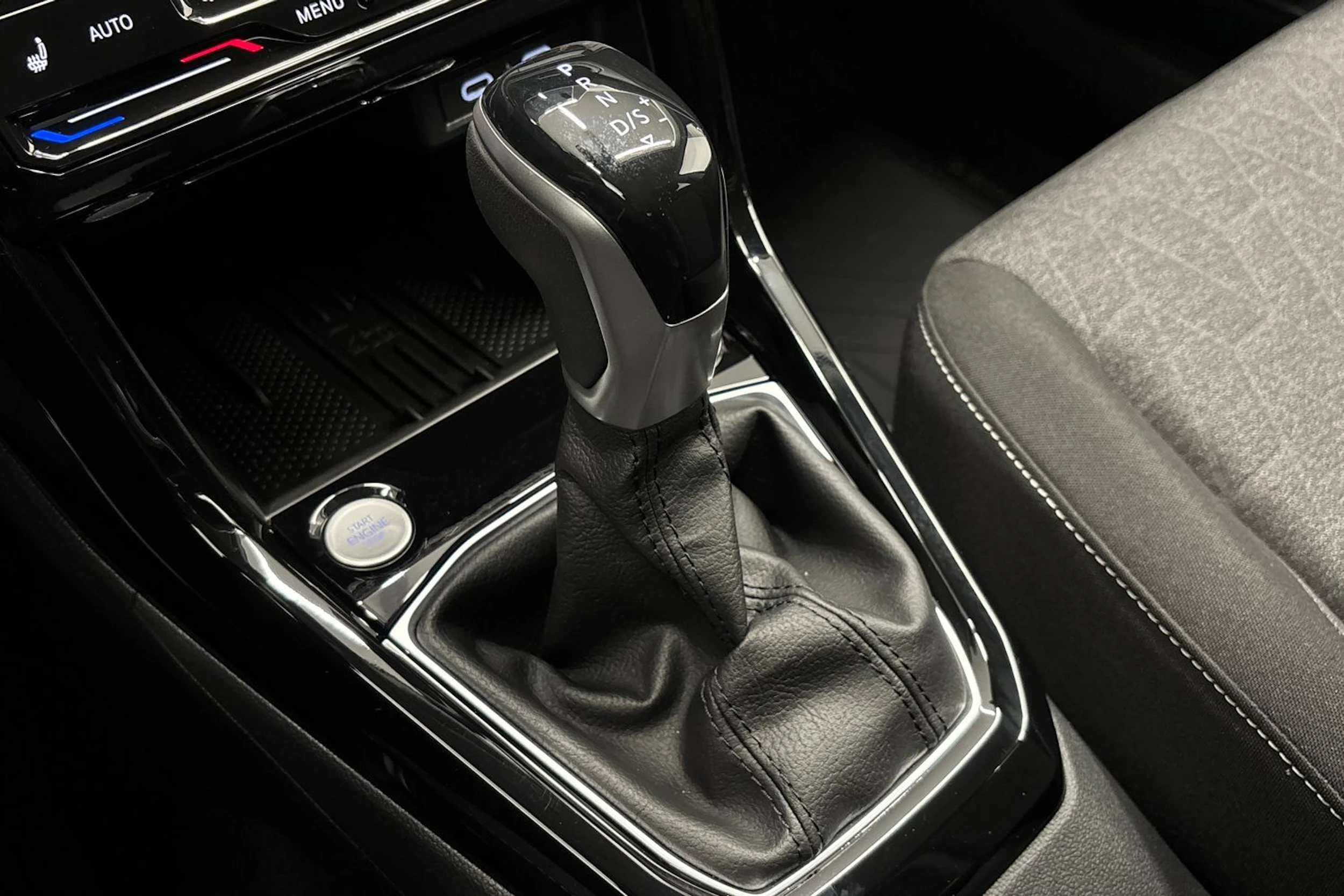 met. harmaa Volkswagen T-Cross 2026 kuva 20.