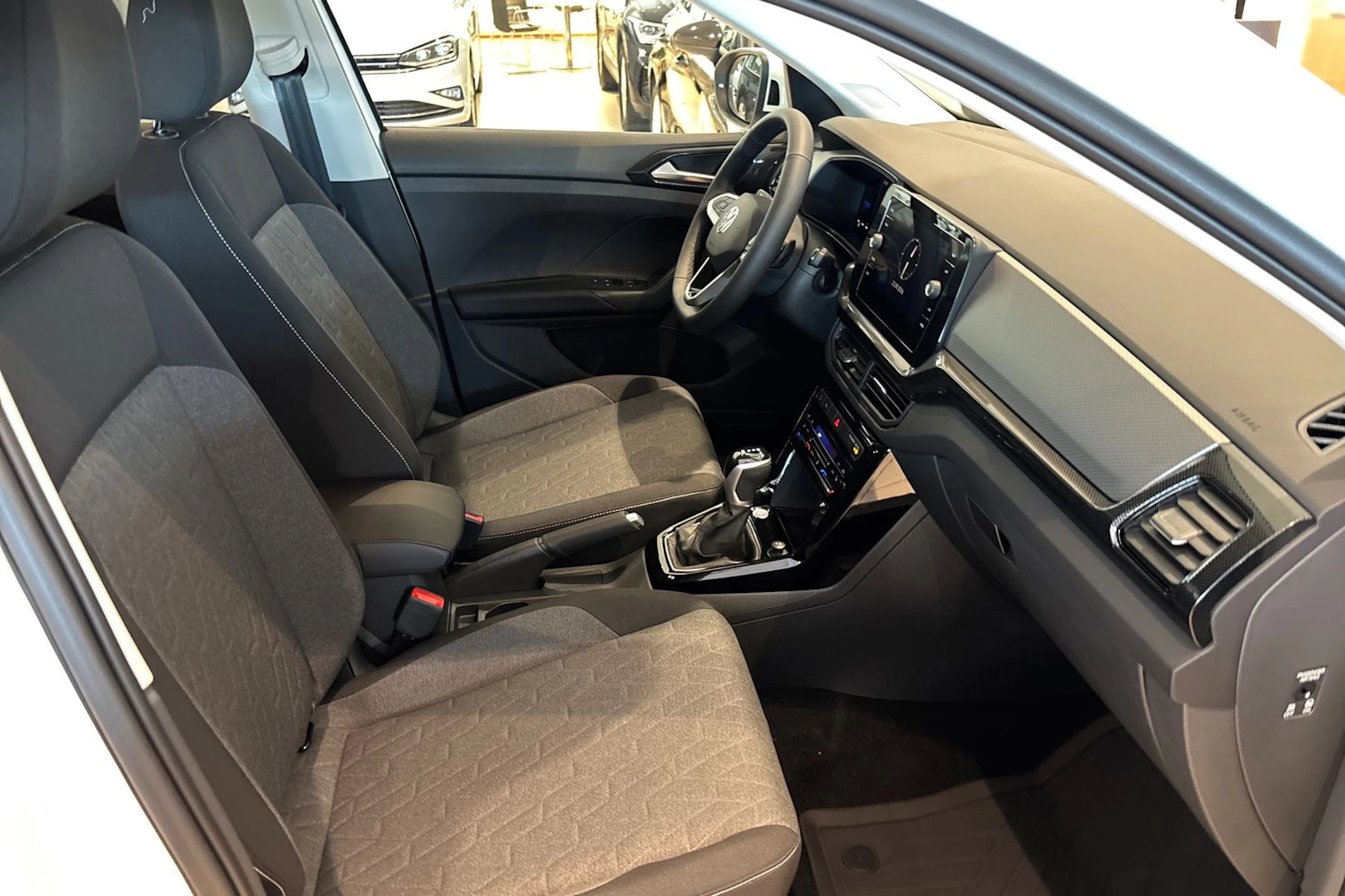 valkoinen Volkswagen T-Cross 2026 kuva 11.