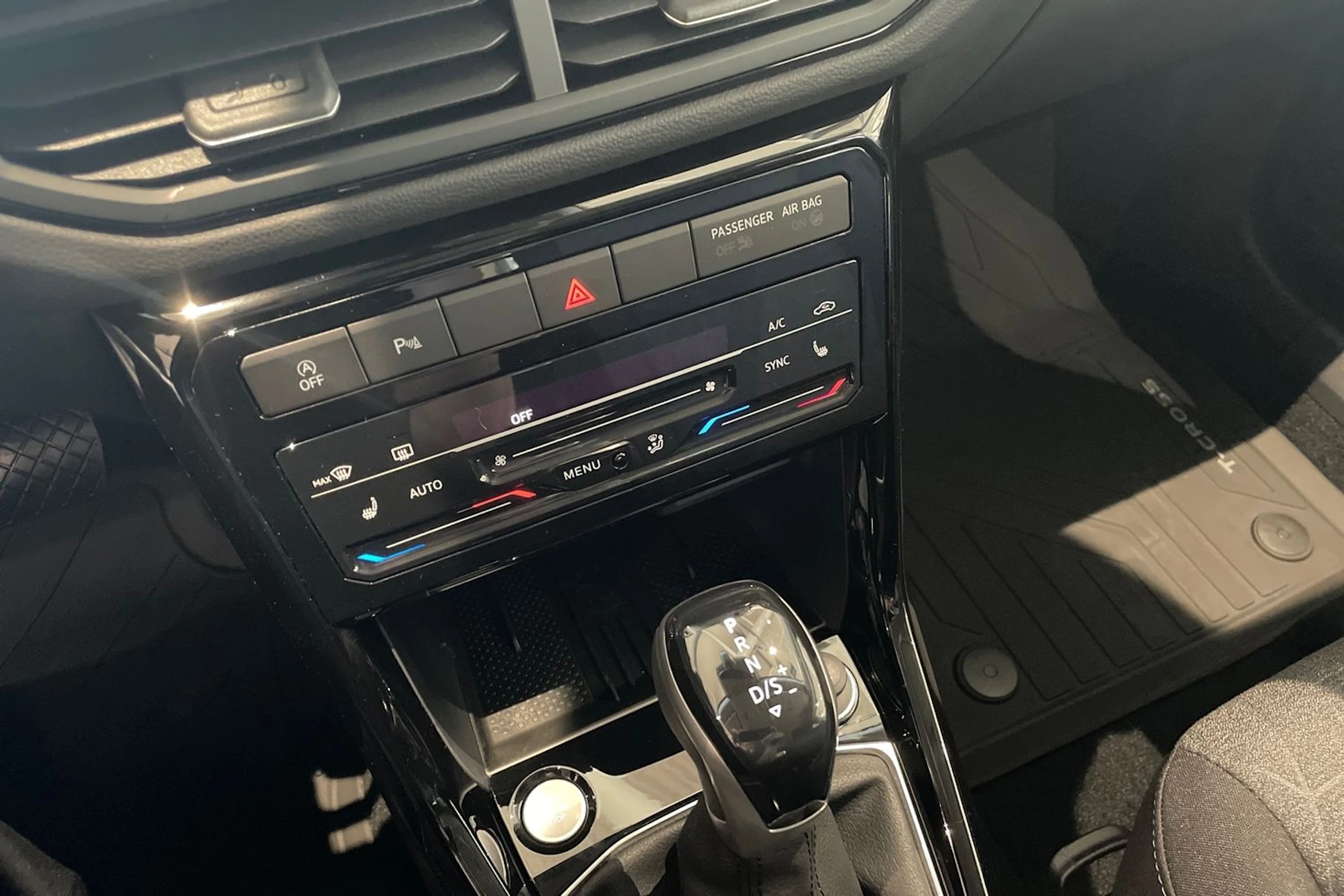 harmaa Volkswagen T-Cross 2026 kuva 18.