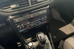 harmaa Volkswagen T-Cross 2026 kuva 18.