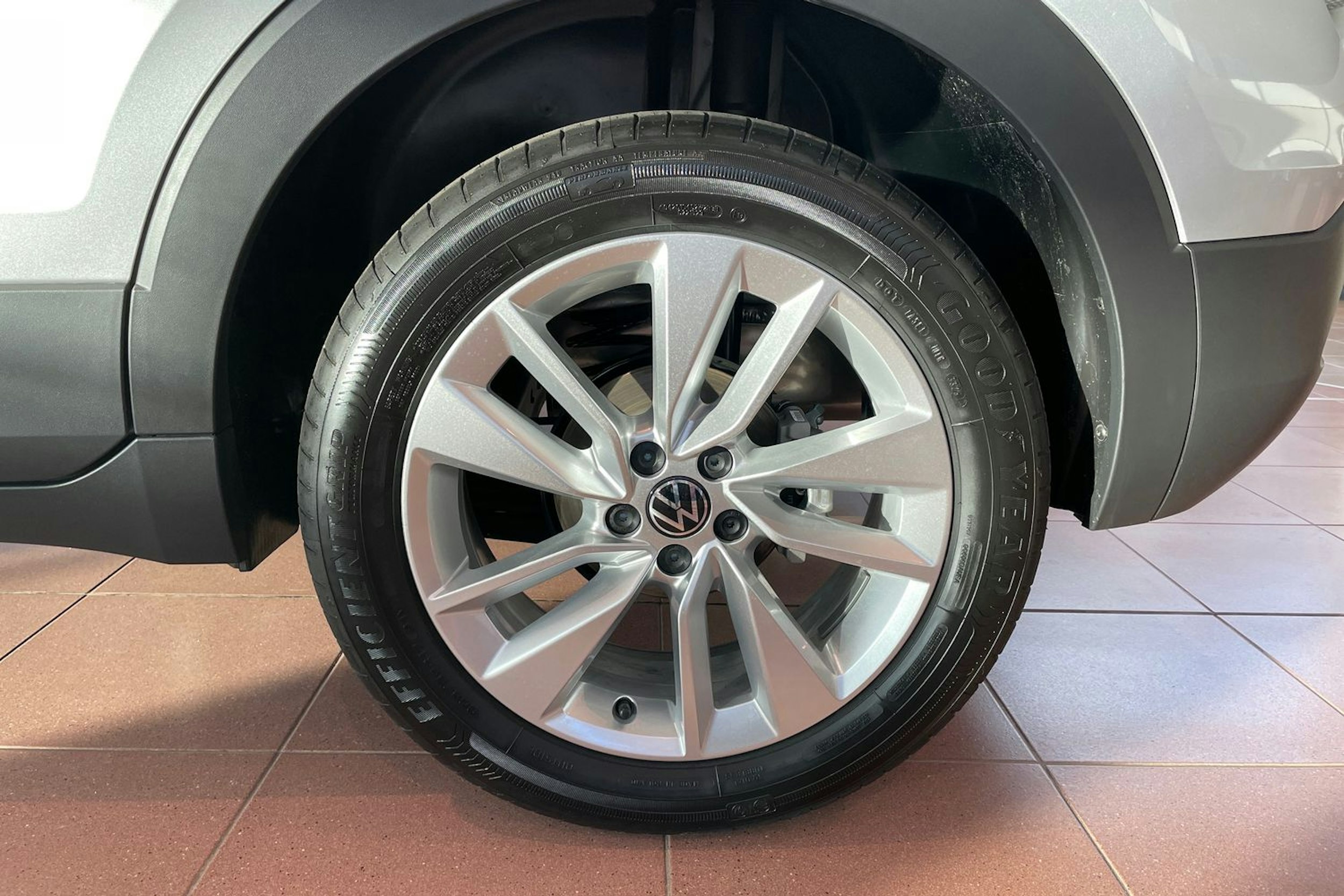 harmaa Volkswagen T-Cross 2026 kuva 10.