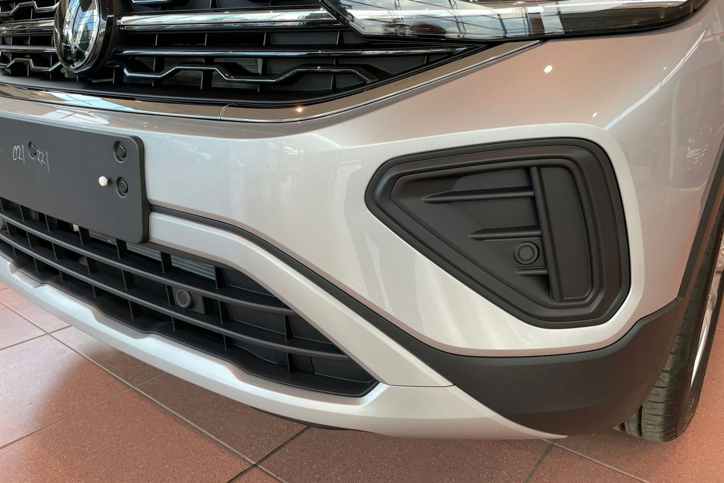 harmaa Volkswagen T-Cross 2026 kuva 16.