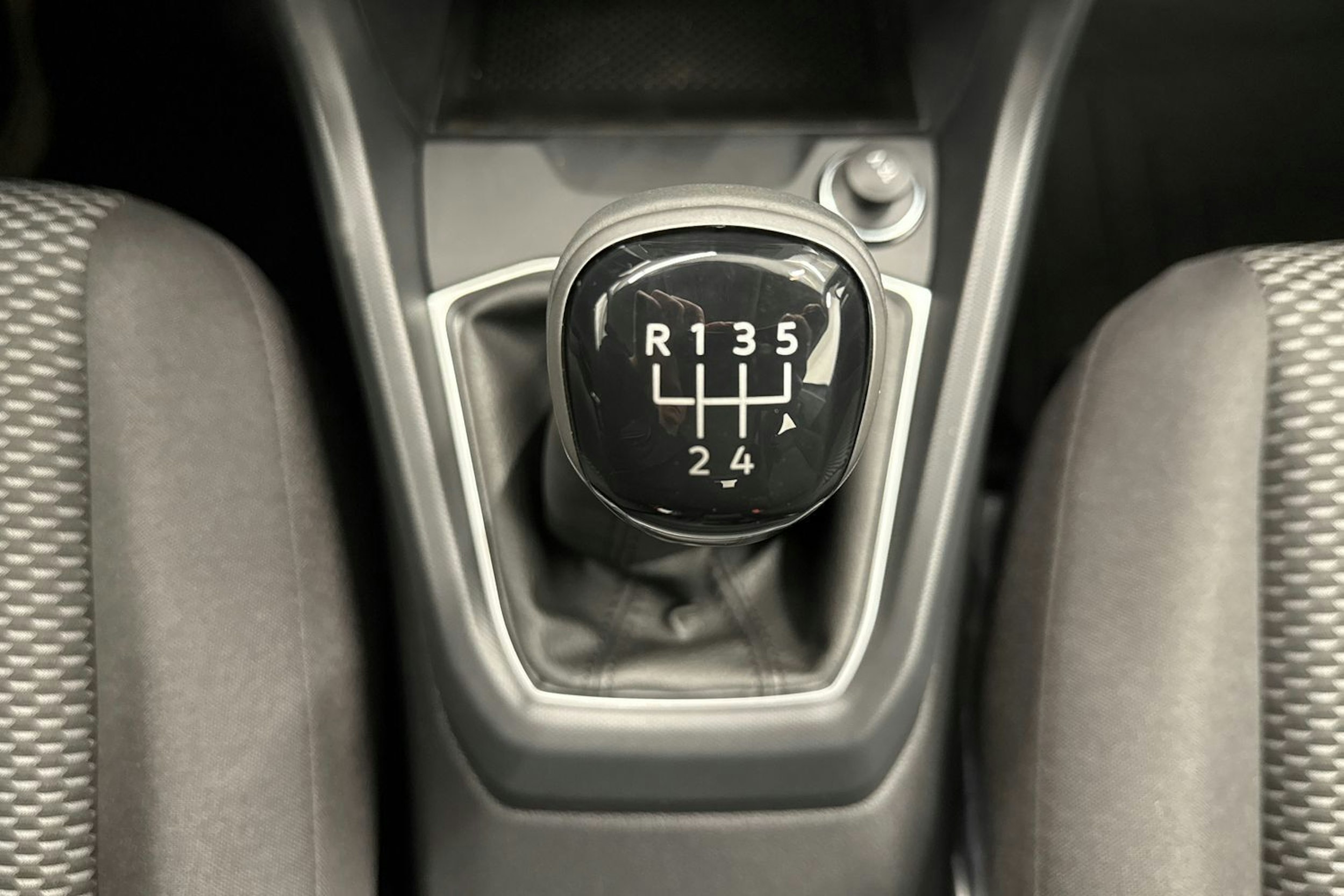 met. harmaa Volkswagen T-Cross 2026 kuva 18.