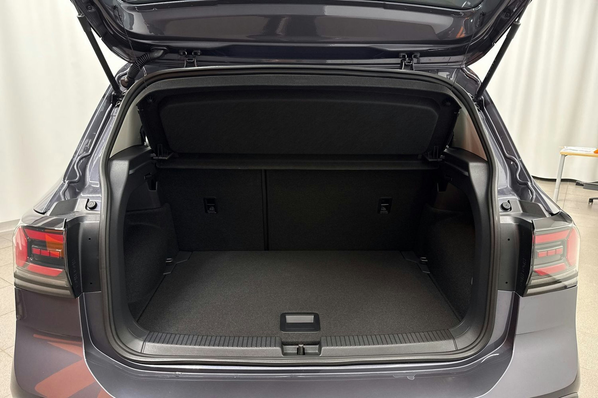 met. harmaa Volkswagen T-Cross 2026 kuva 21.