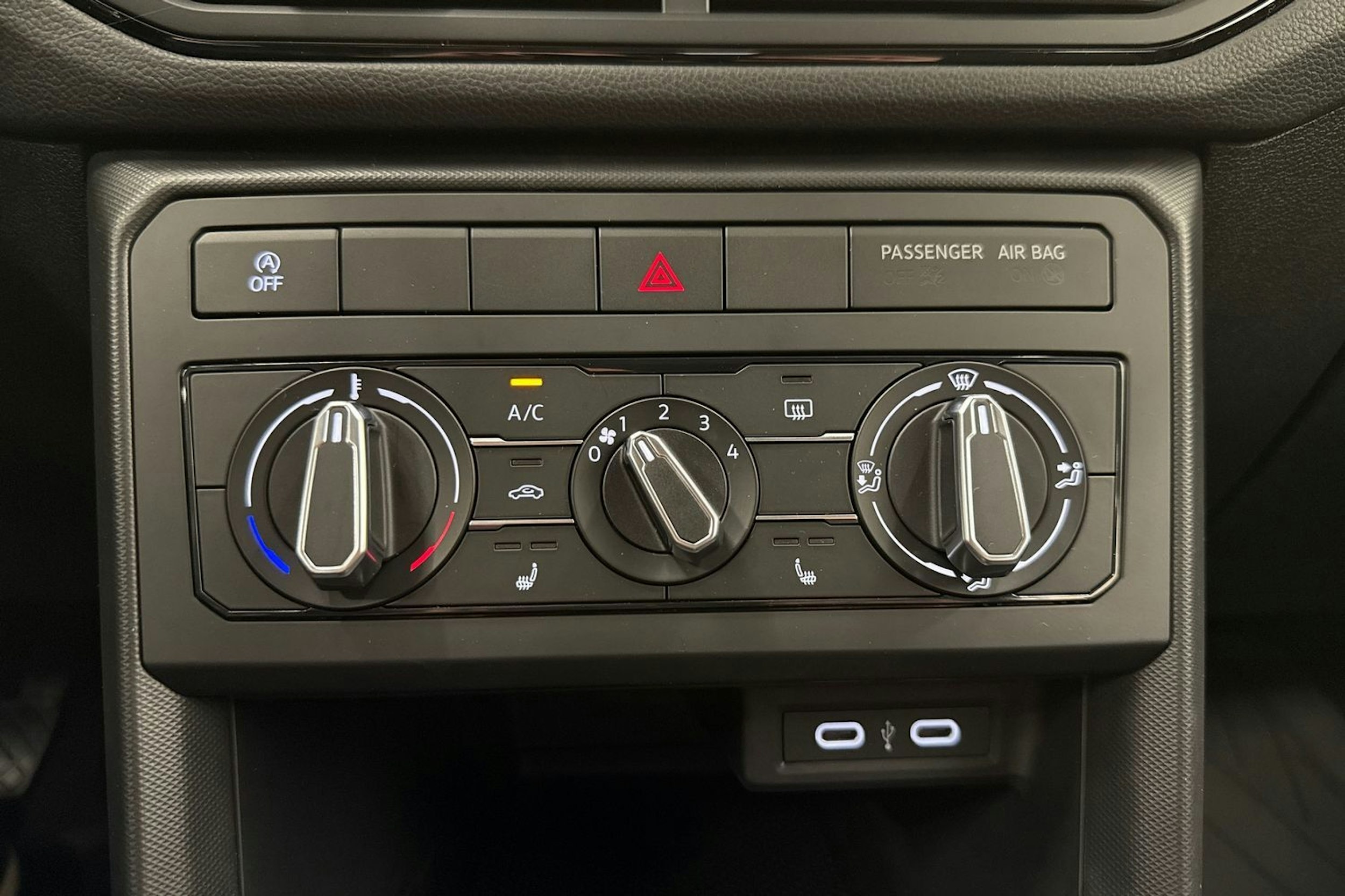 met. harmaa Volkswagen T-Cross 2026 kuva 24.