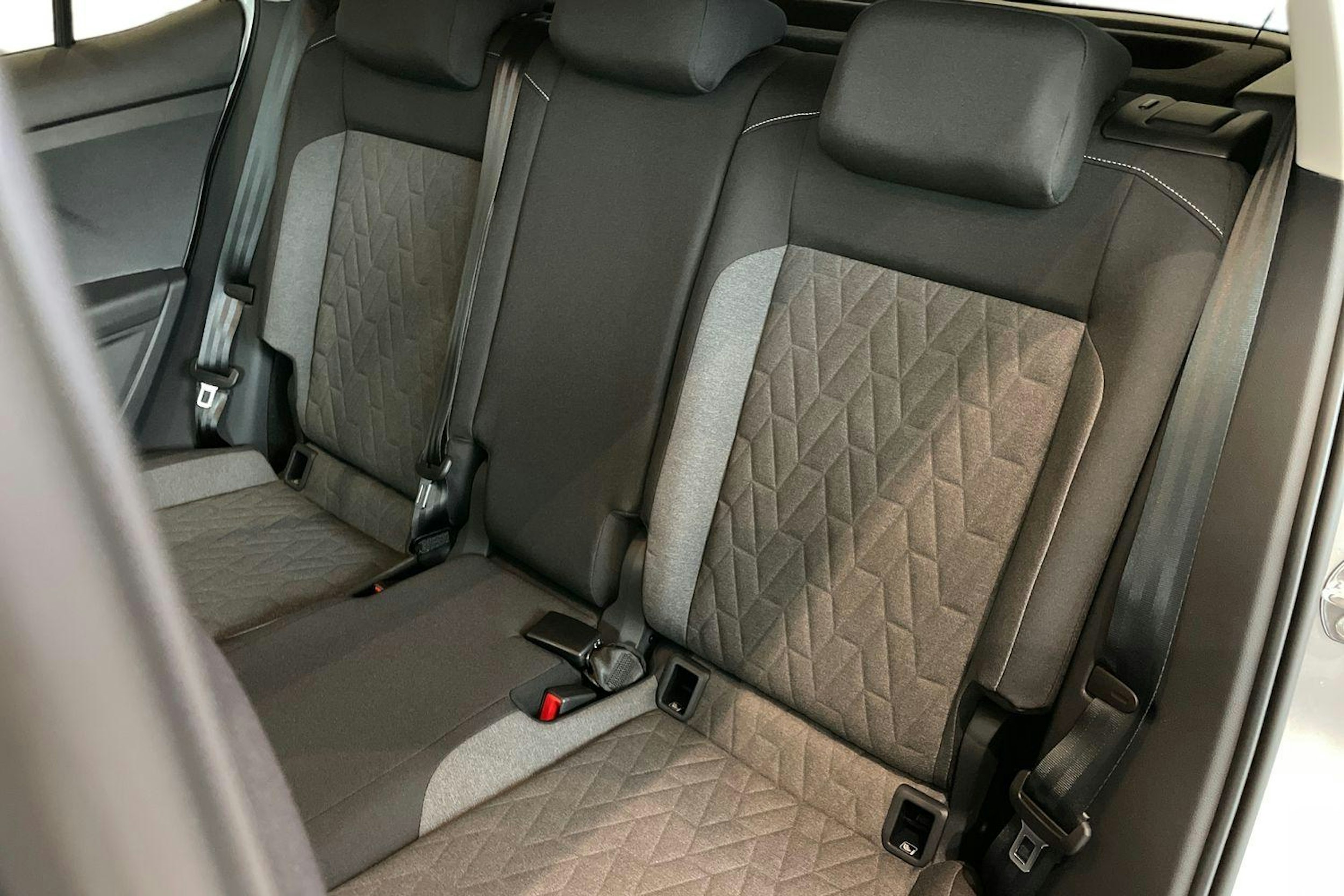 harmaa Volkswagen T-Cross 2026 kuva 8.