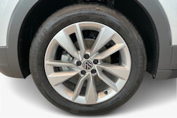 harmaa Volkswagen T-Cross 2026 kuva 9.