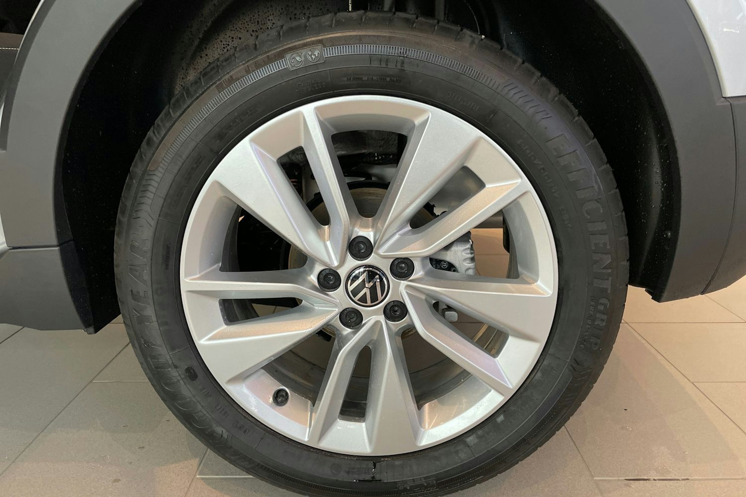 harmaa Volkswagen T-Cross 2026 kuva 10.