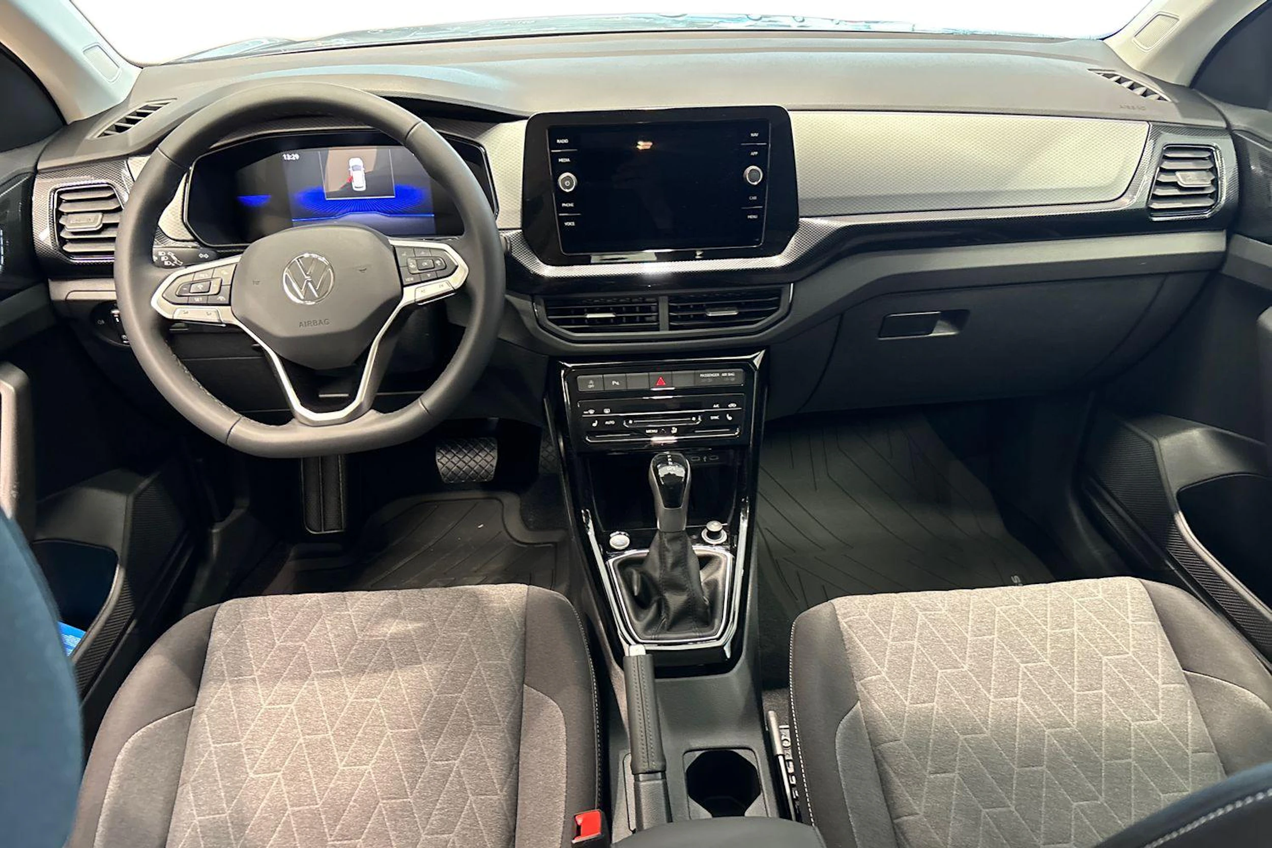 harmaa Volkswagen T-Cross 2026 kuva 7.