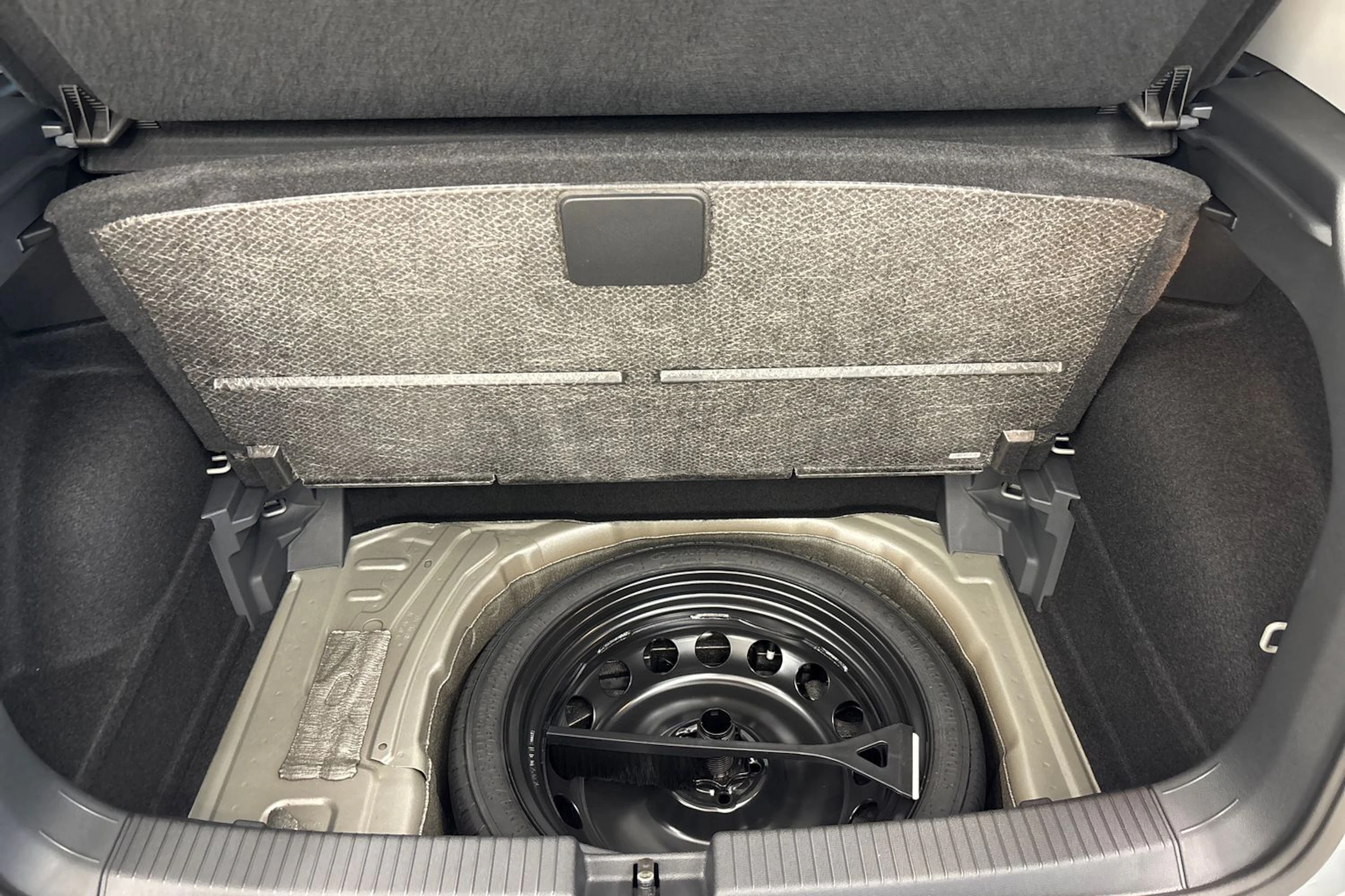 harmaa Volkswagen T-Cross 2026 kuva 14.