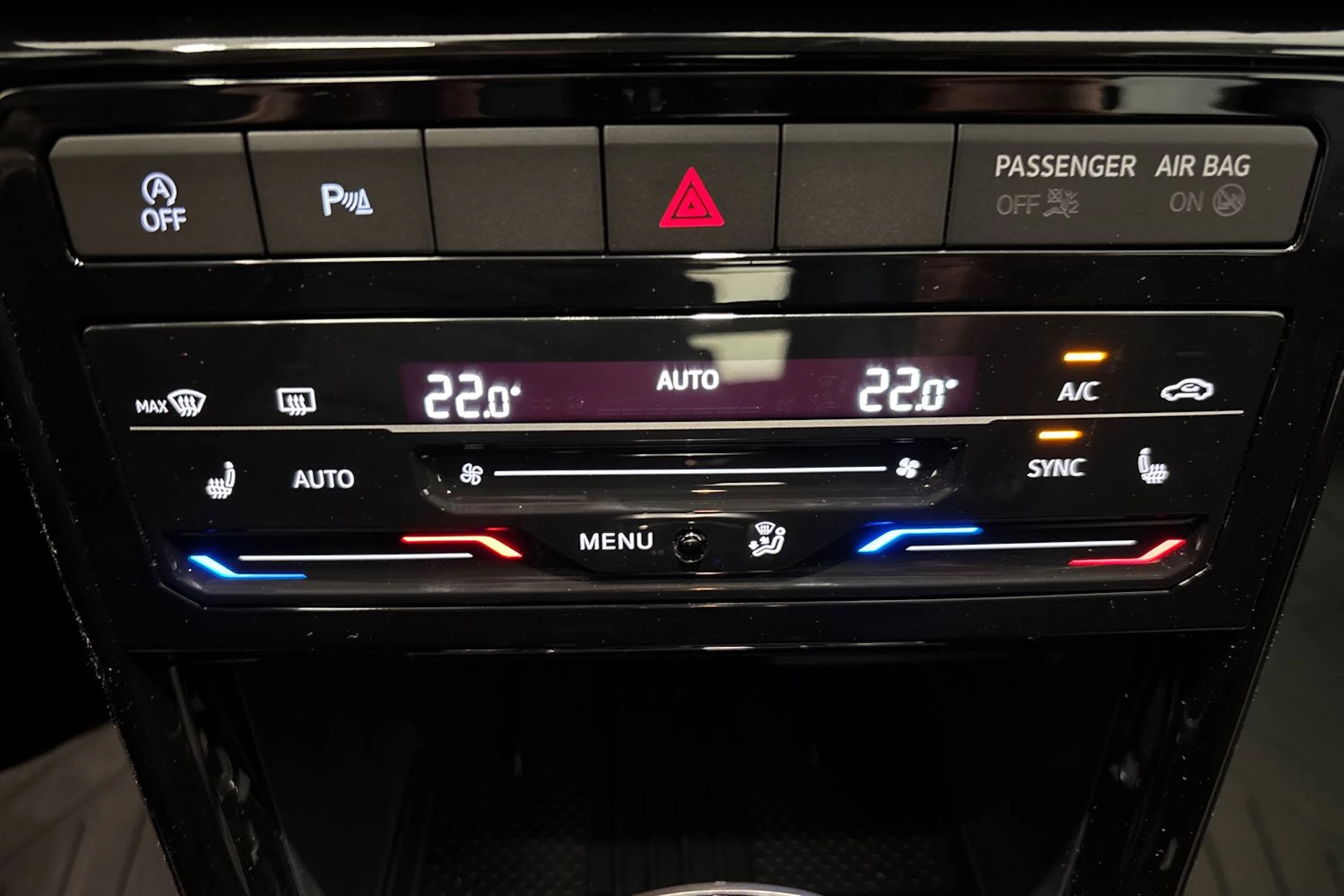 harmaa Volkswagen T-Cross 2026 kuva 27.