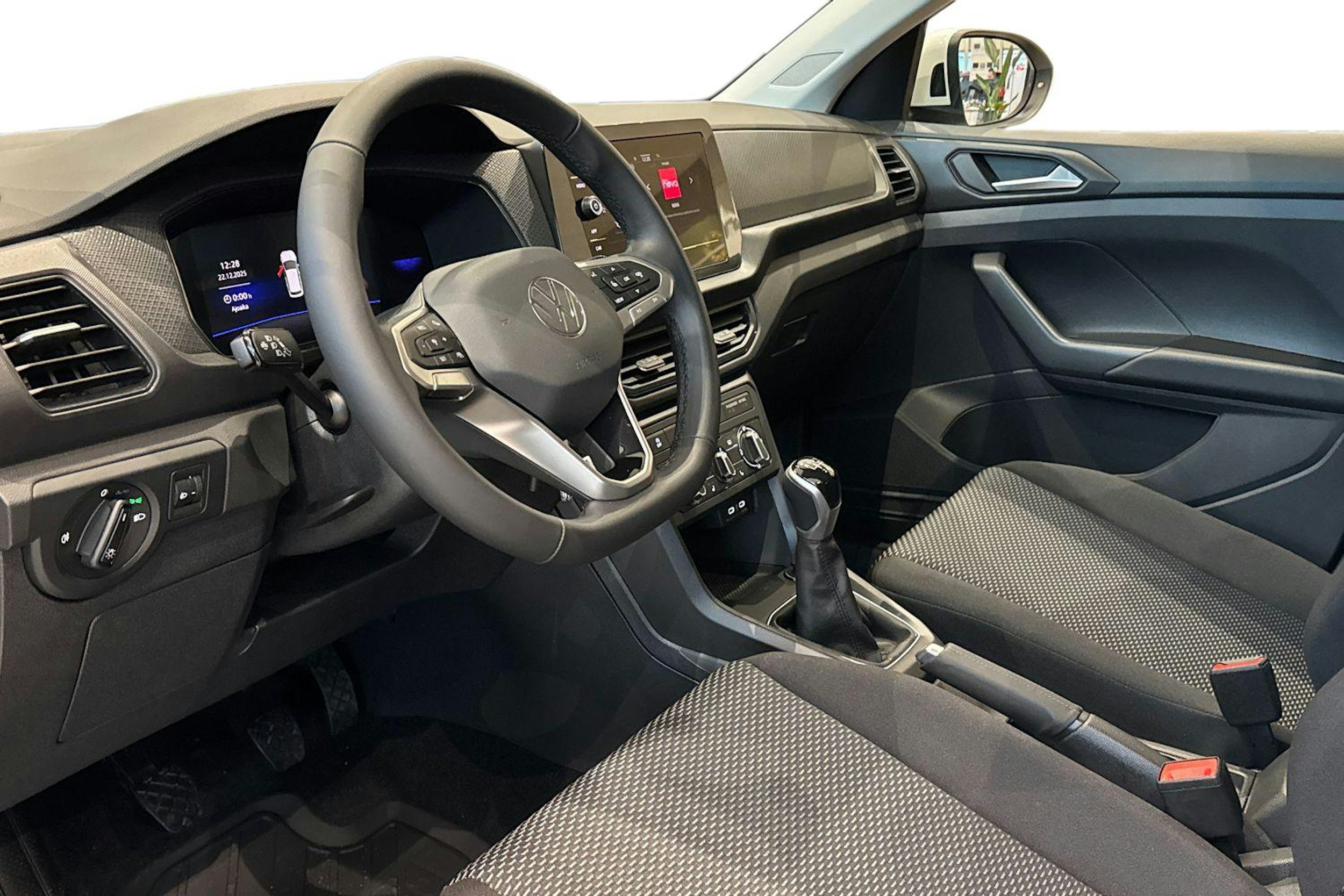 valkoinen Volkswagen T-Cross 2026 kuva 6.