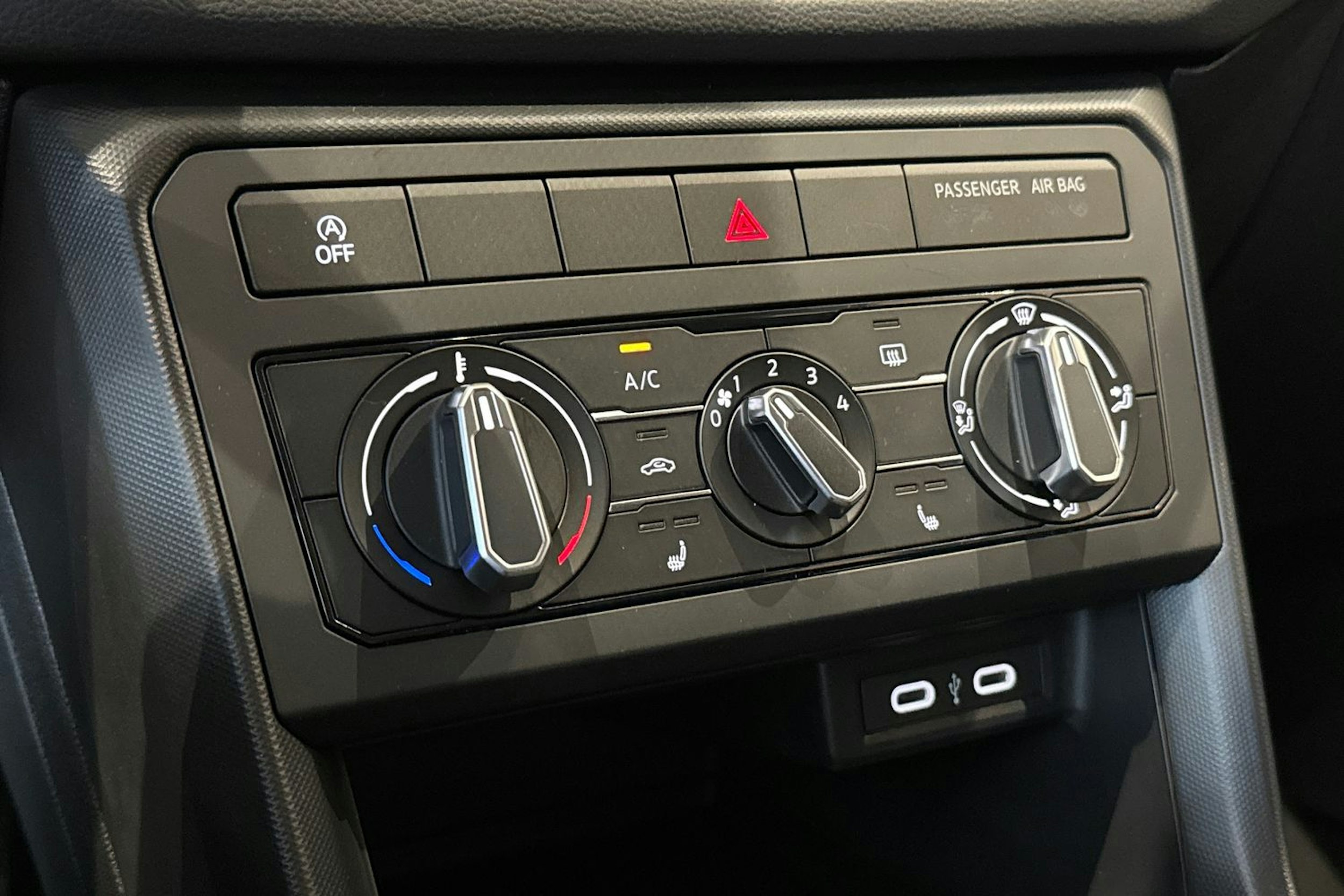 valkoinen Volkswagen T-Cross 2026 kuva 18.