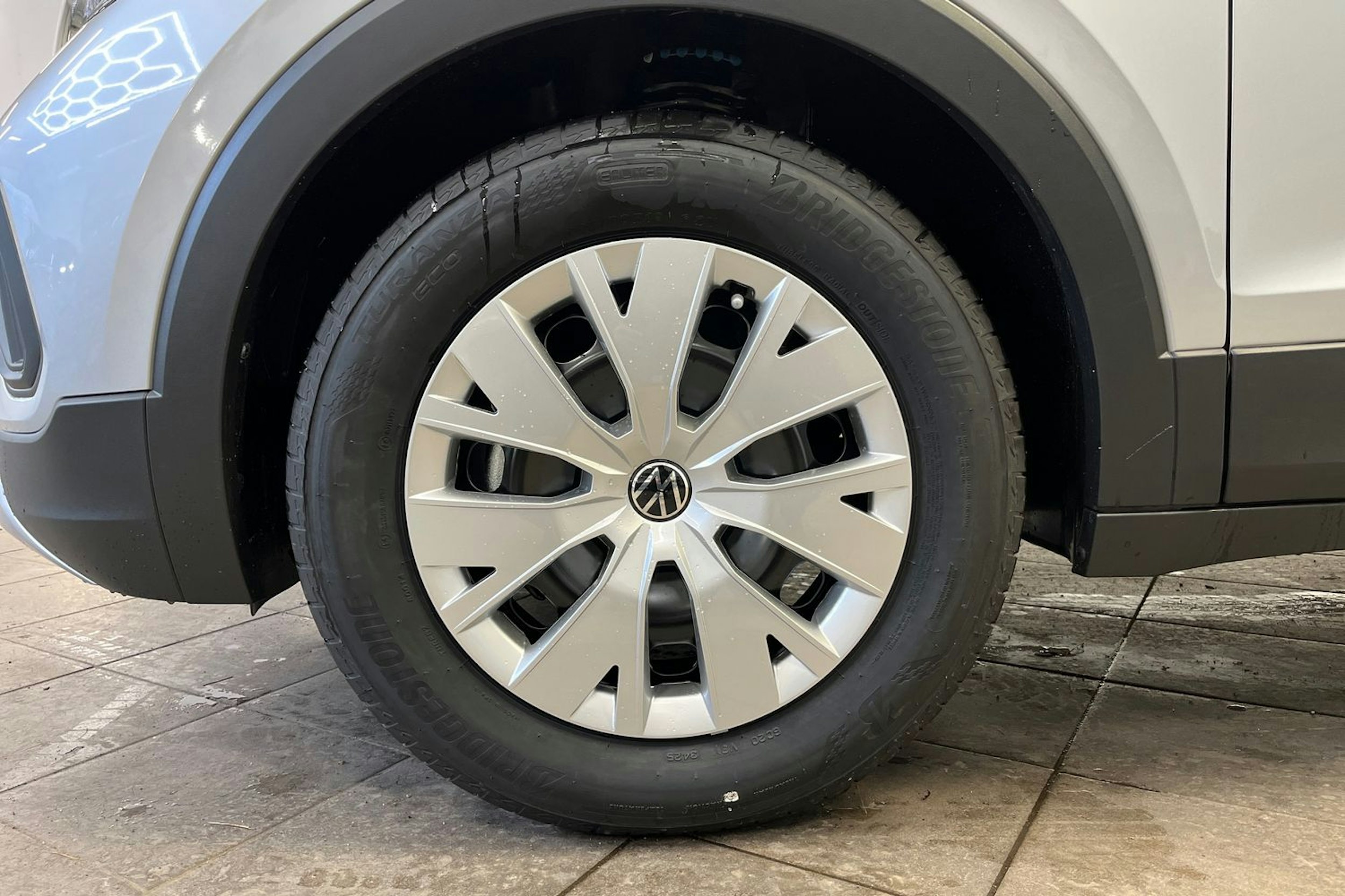 met. harmaa Volkswagen T-Cross 2026 kuva 10.