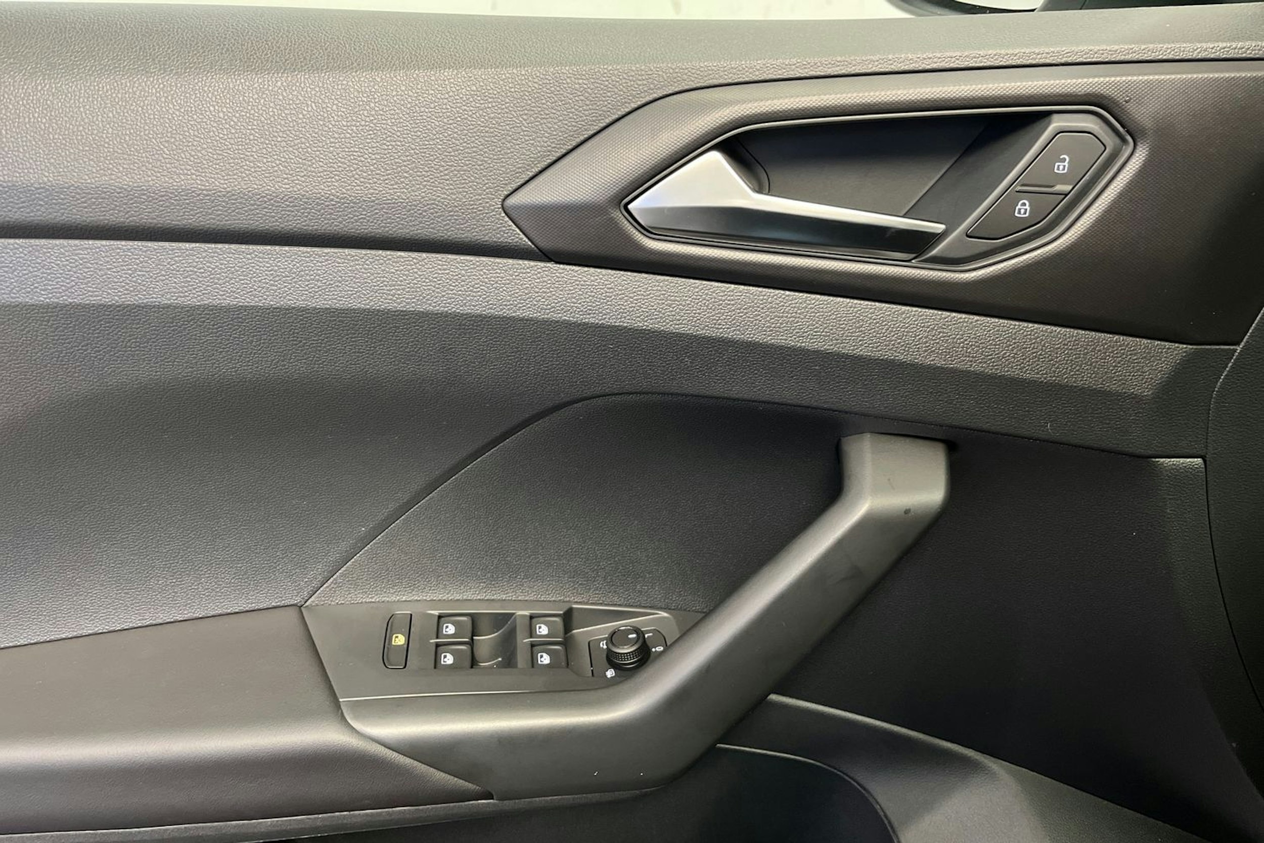 met. harmaa Volkswagen T-Cross 2026 kuva 12.