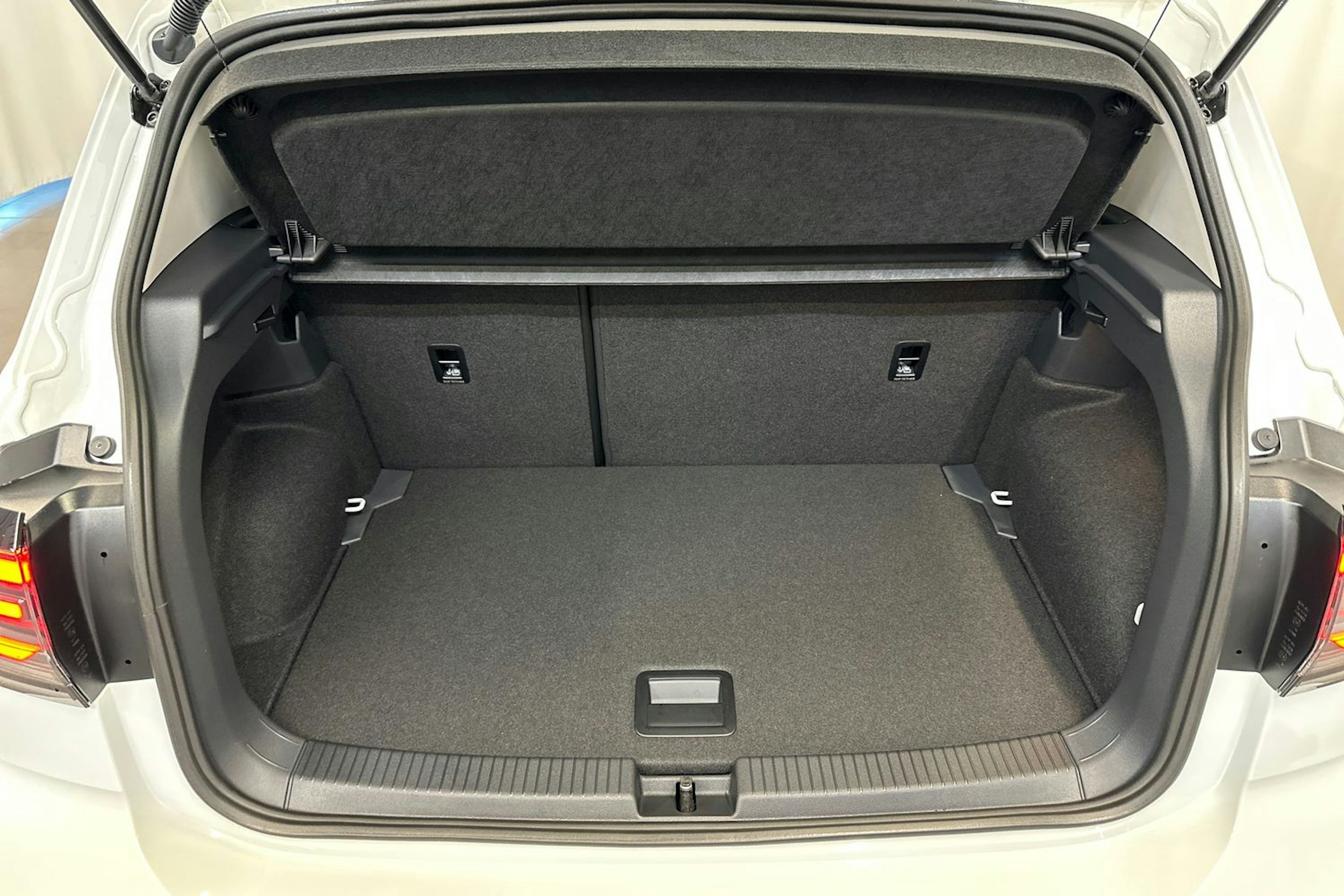 valkoinen Volkswagen T-Cross 2026 kuva 11.