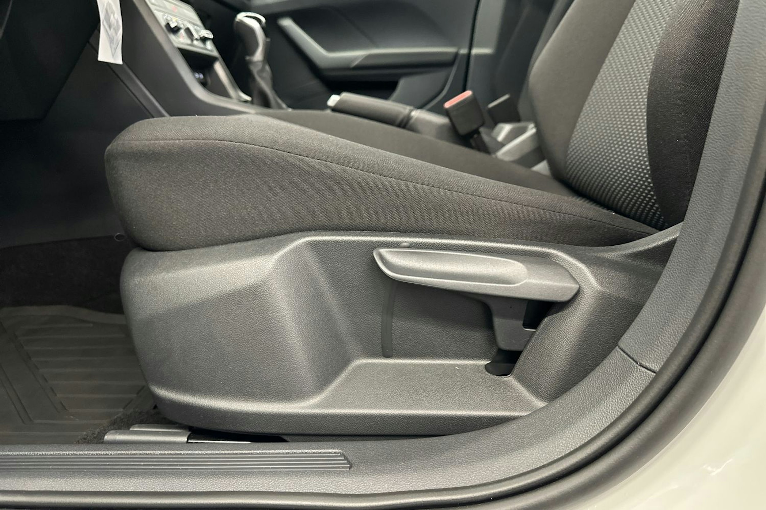 valkoinen Volkswagen T-Cross 2026 kuva 15.