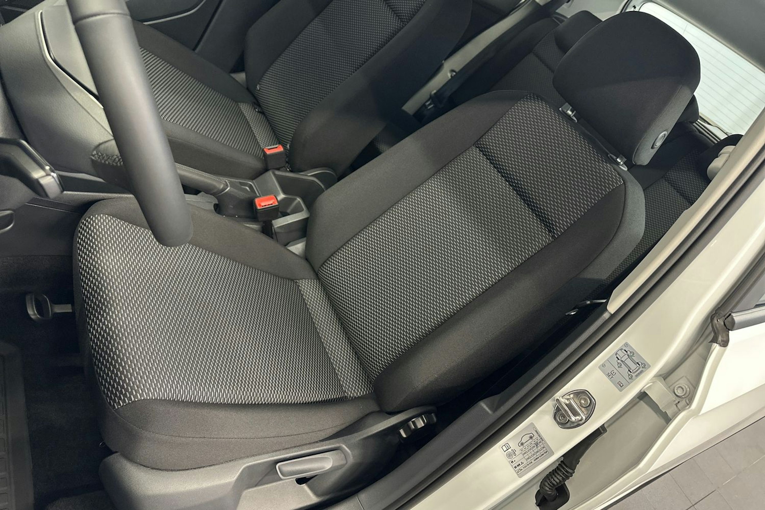 valkoinen Volkswagen T-Cross 2026 kuva 16.