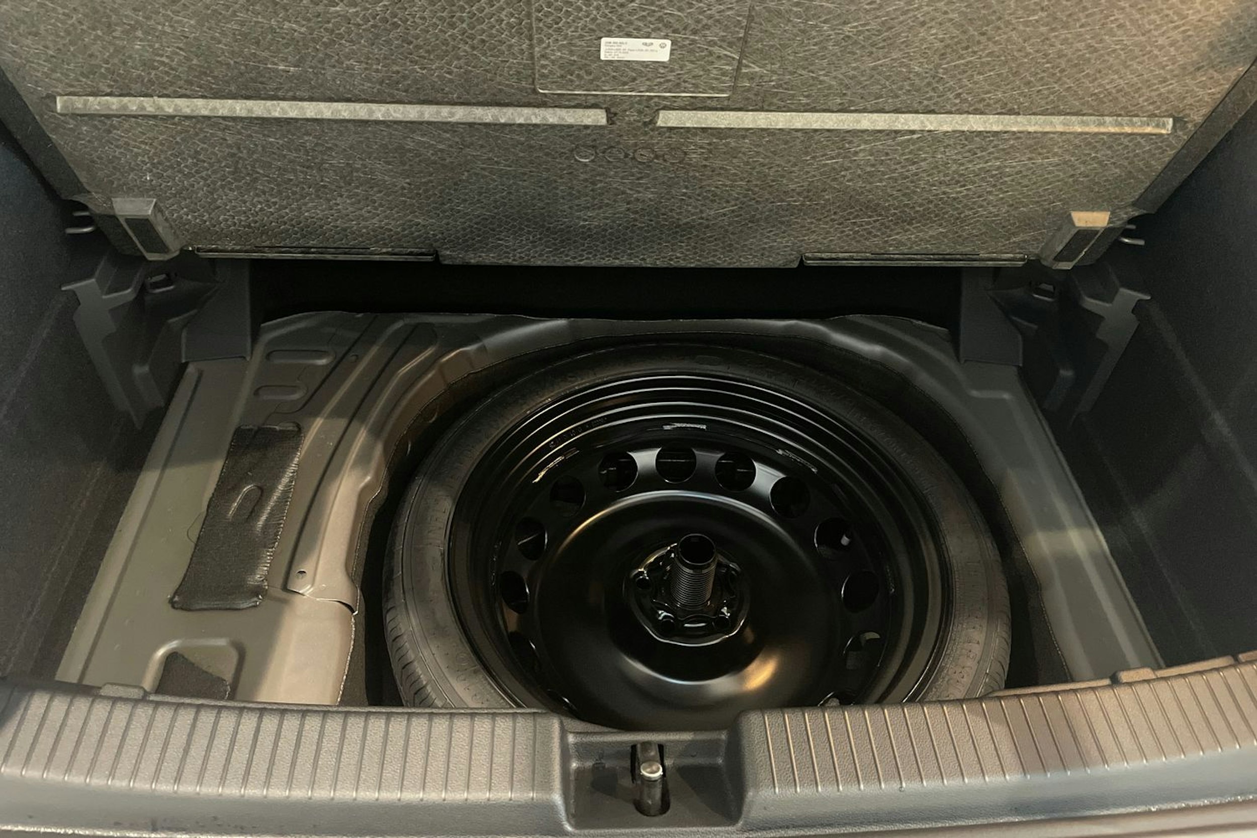 harmaa Volkswagen T-Cross 2026 kuva 12.