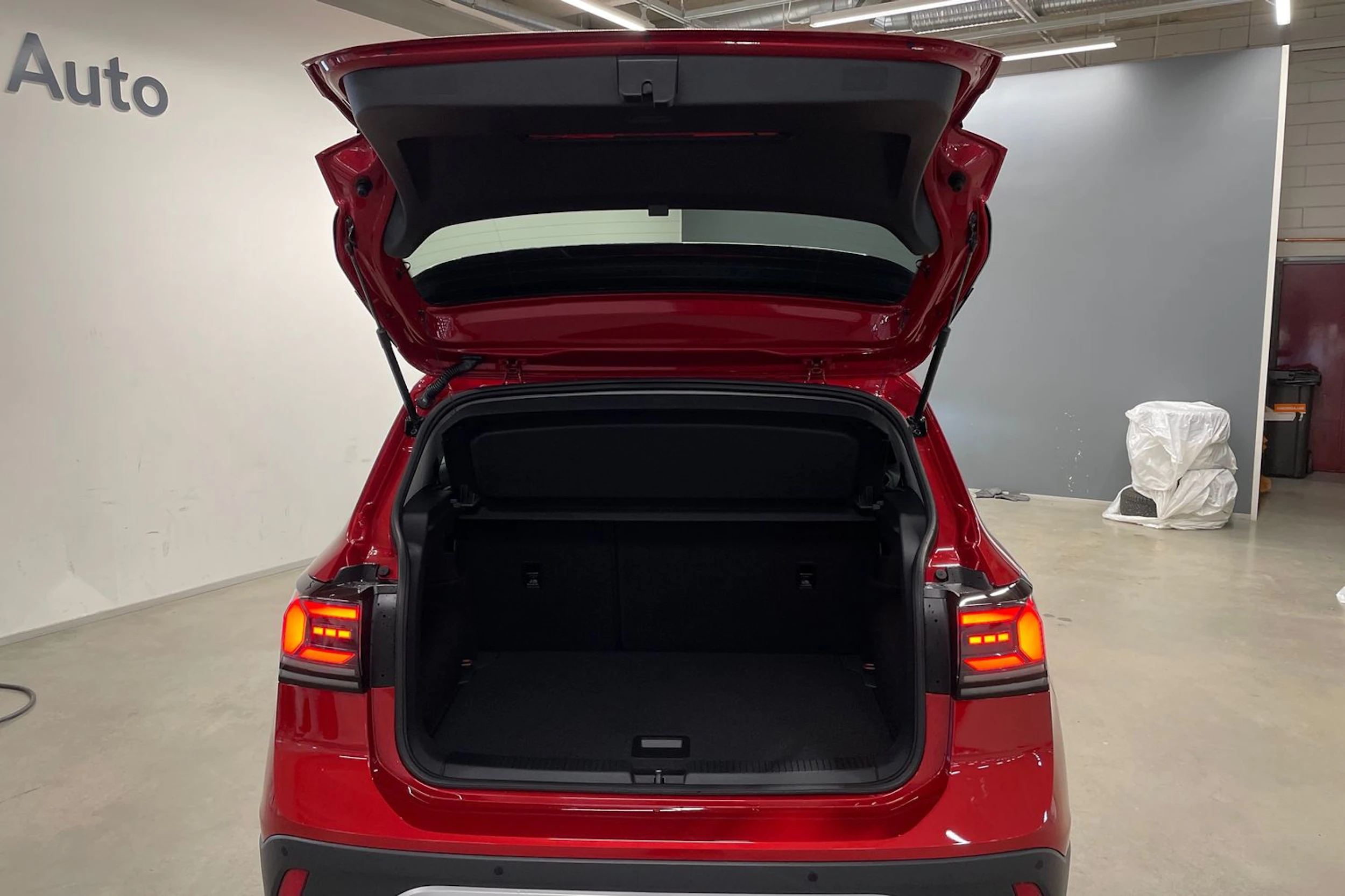 punainen Volkswagen T-Cross 2026 kuva 11.