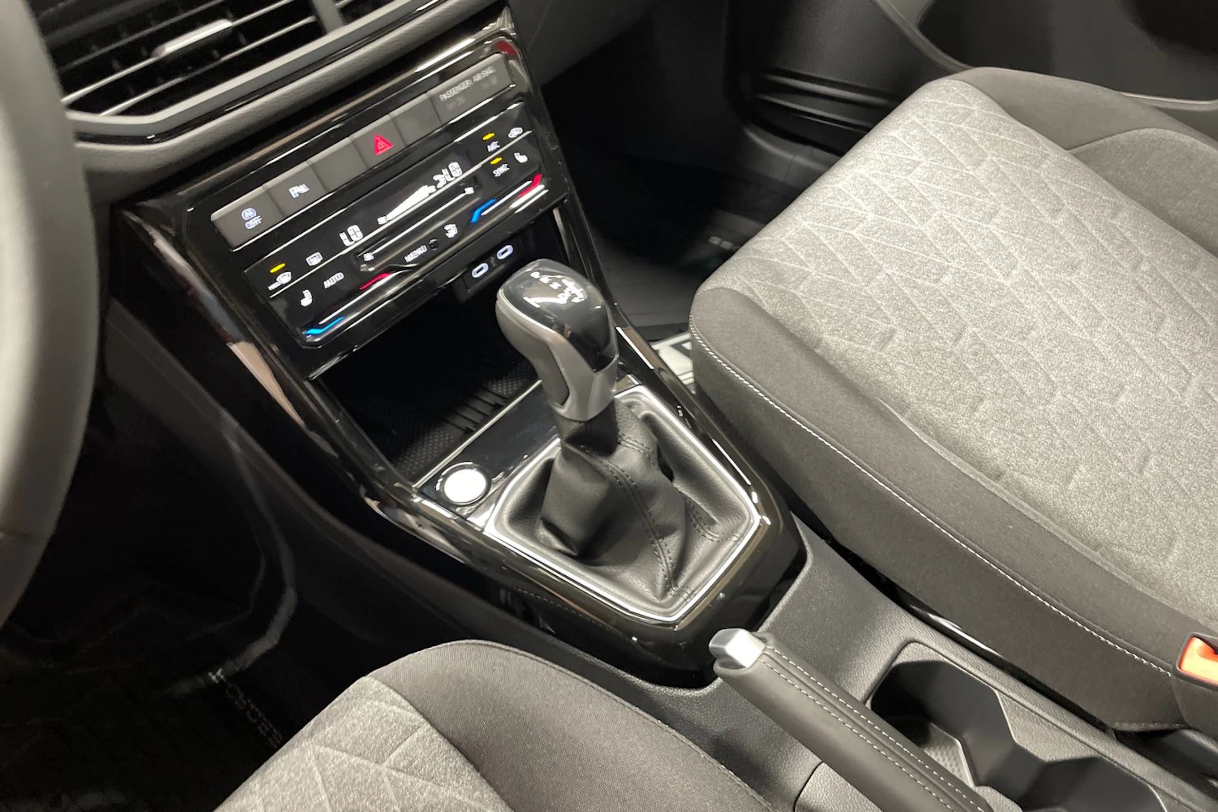 punainen Volkswagen T-Cross 2026 kuva 14.