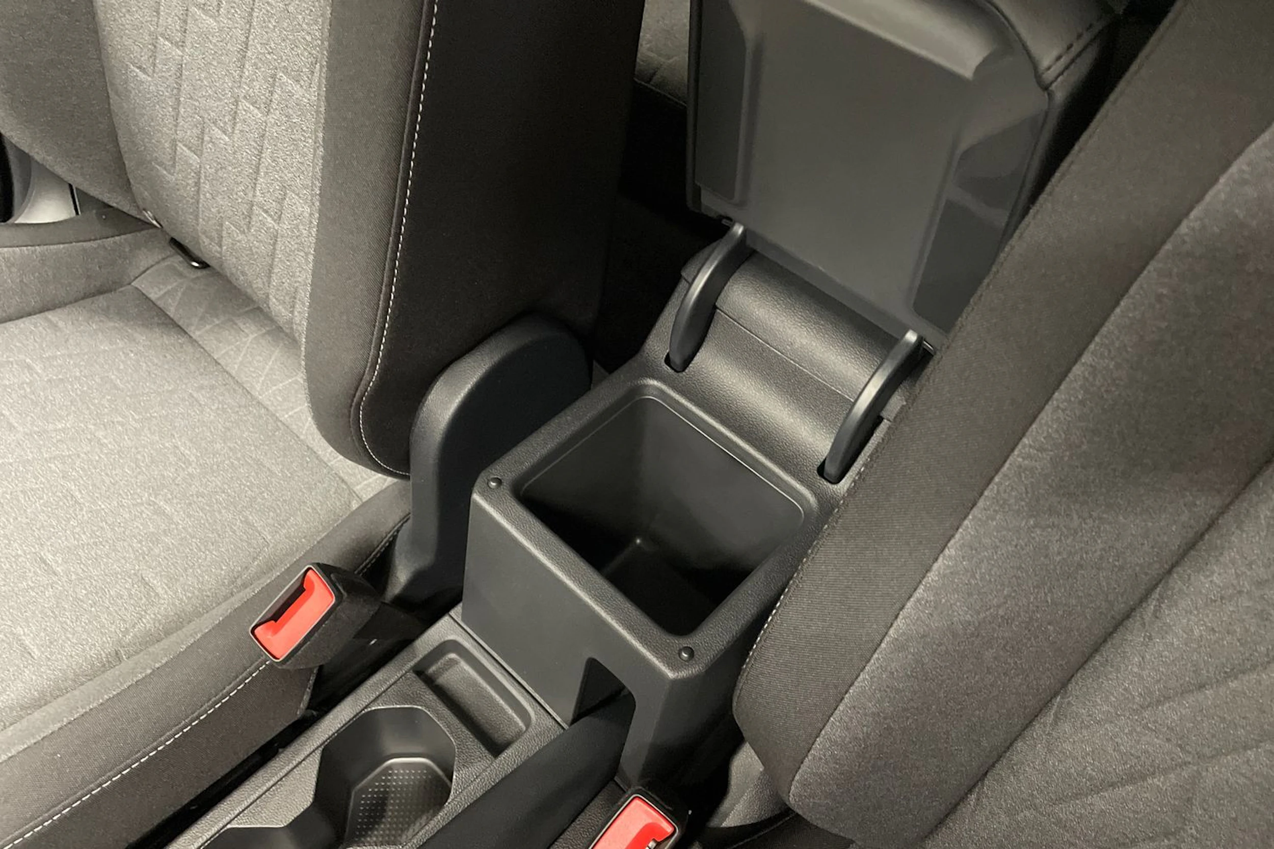 punainen Volkswagen T-Cross 2026 kuva 15.