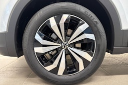 met. harmaa Volkswagen T-Cross 2026 kuva 9.