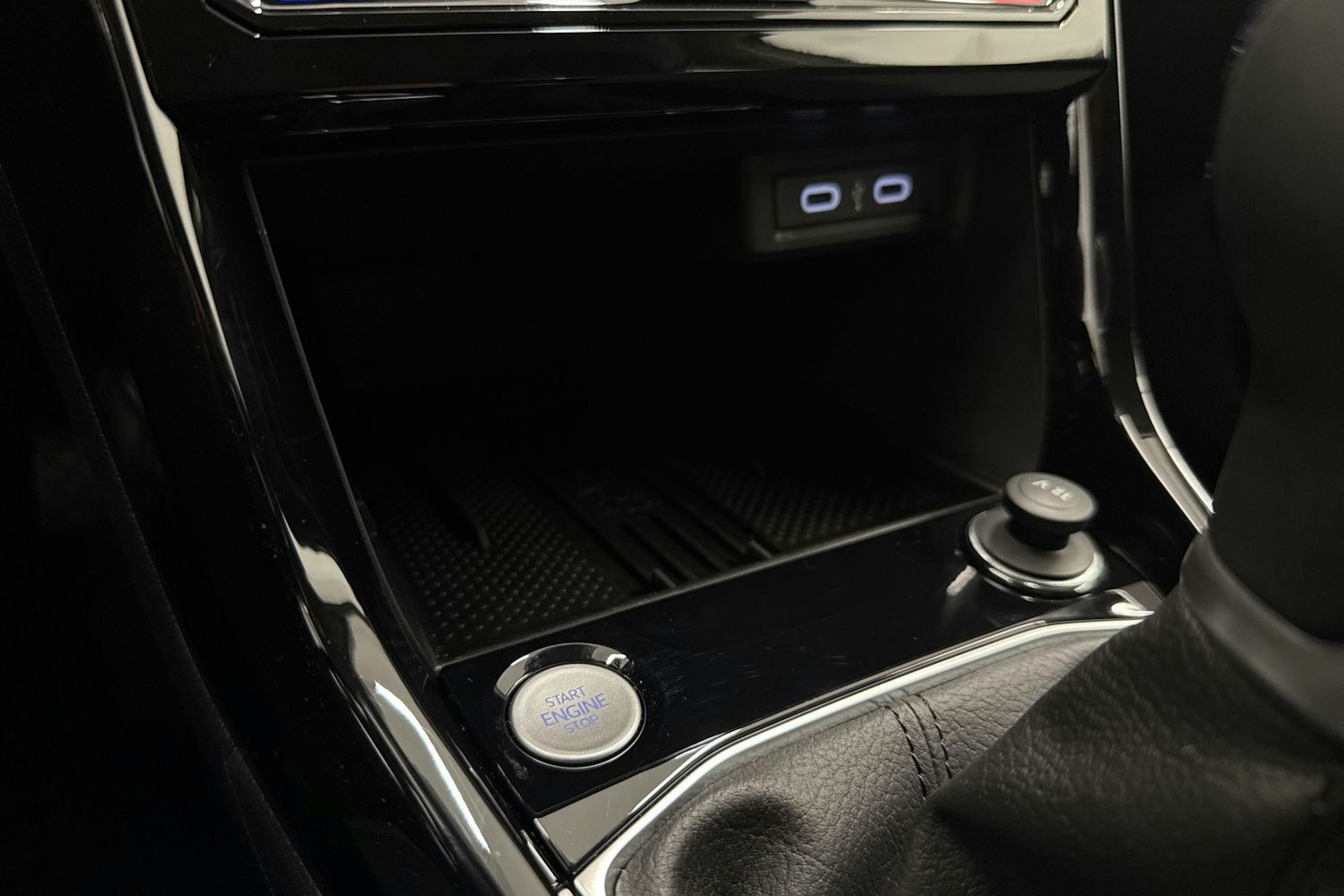 met. harmaa Volkswagen T-Cross 2026 kuva 18.