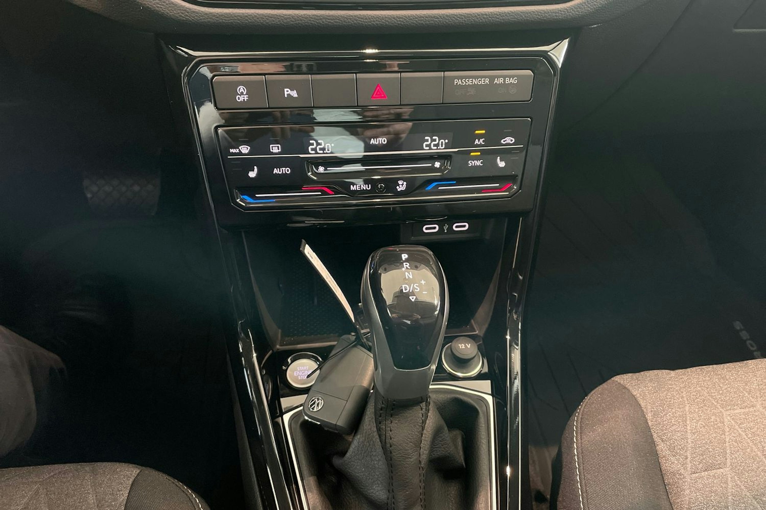 harmaa Volkswagen T-Cross 2026 kuva 13.