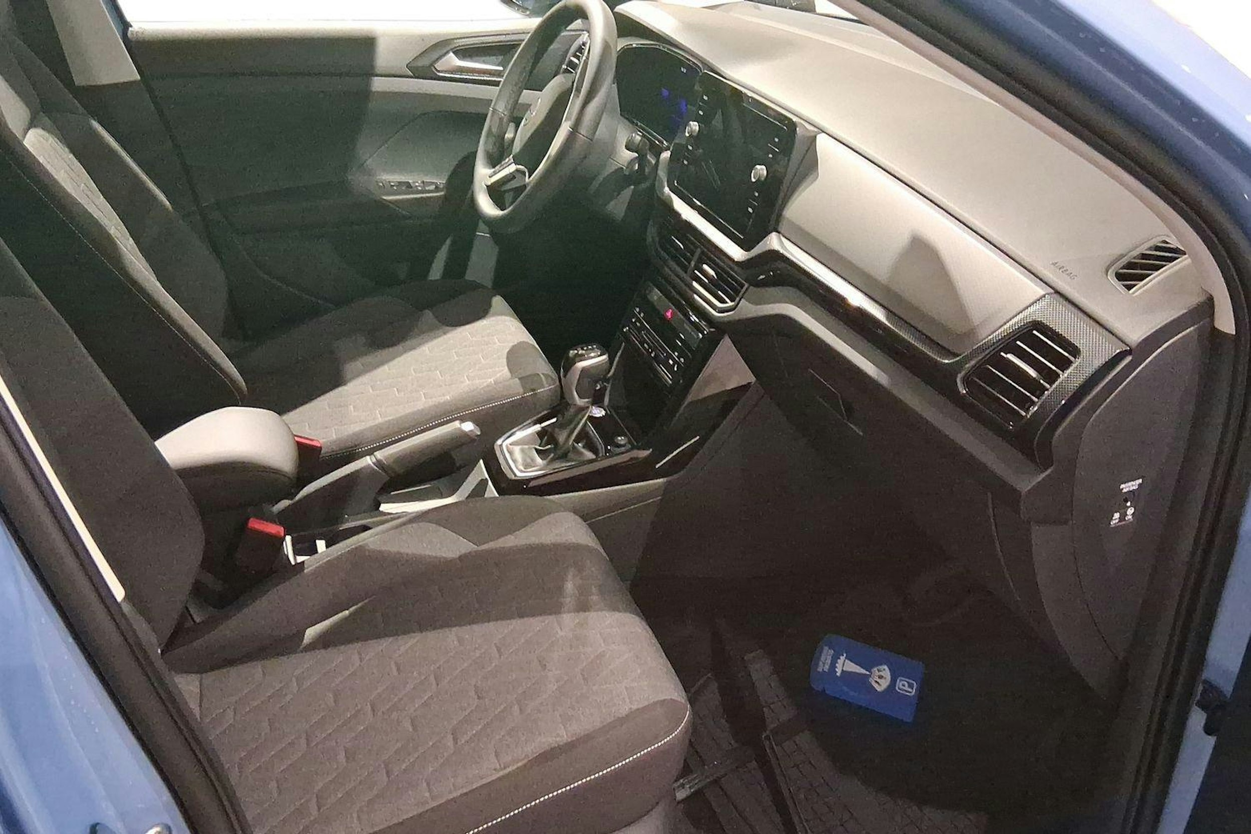 sininen Volkswagen T-Cross 2026 kuva 6.