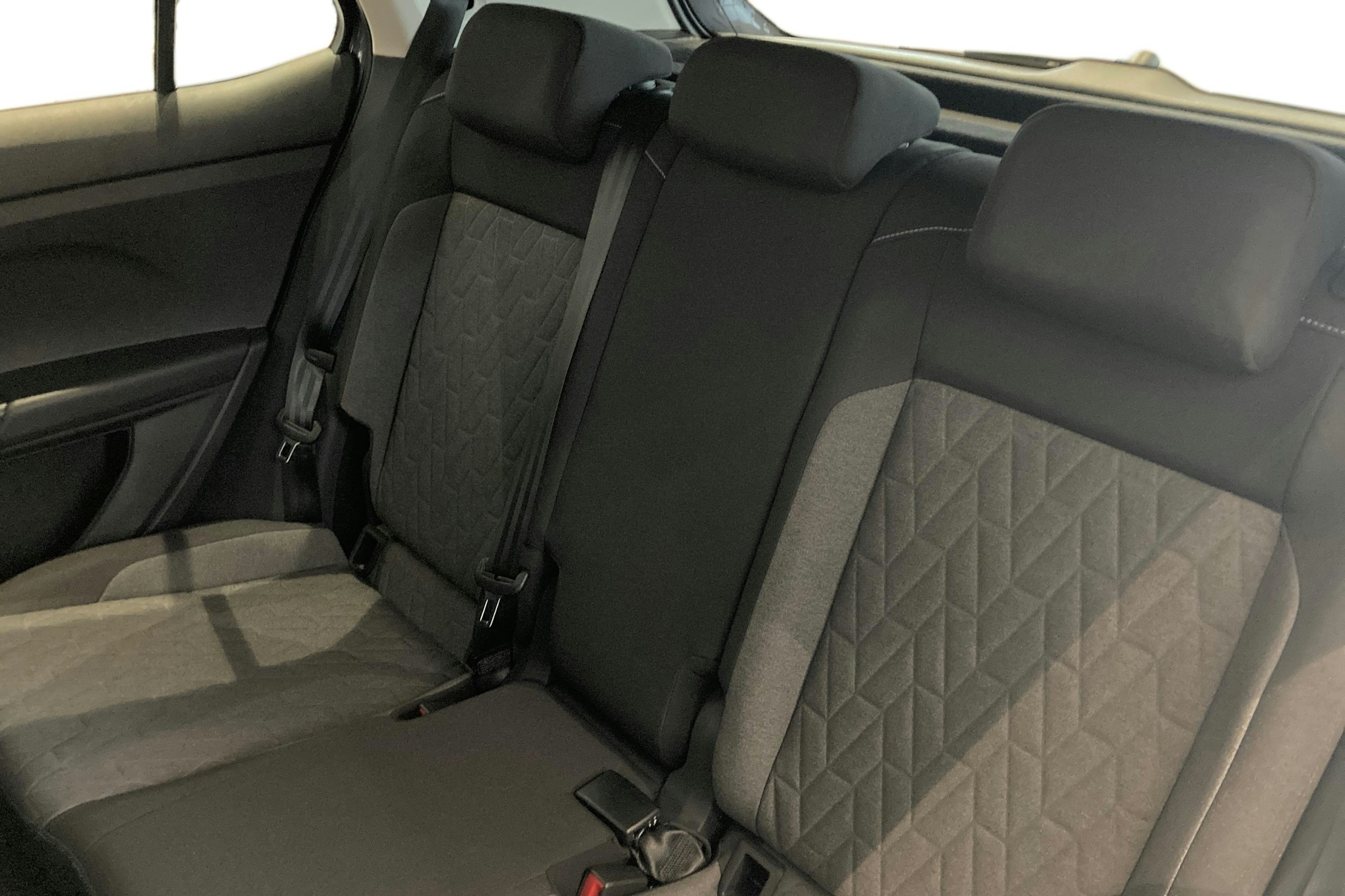 harmaa Volkswagen T-Cross 2026 kuva 8.