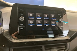 harmaa Volkswagen T-Cross 2026 kuva 17.