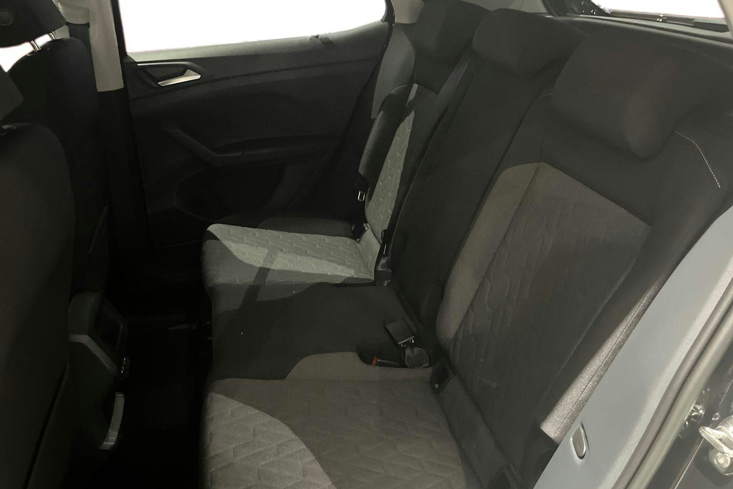 musta Volkswagen T-Cross 2026 kuva 8.