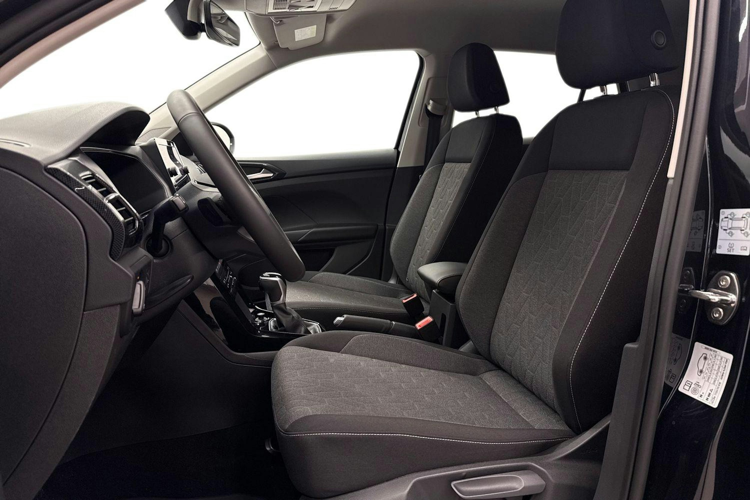 met. musta Volkswagen T-Cross 2026 kuva 8.