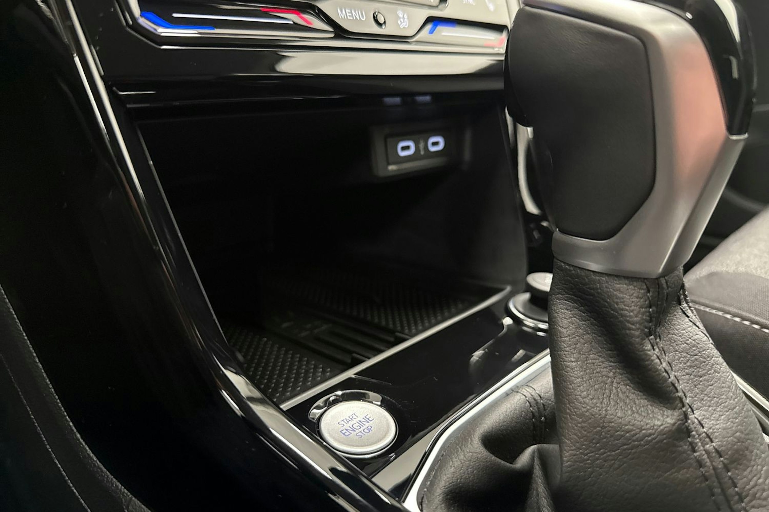 met. musta Volkswagen T-Cross 2026 kuva 20.